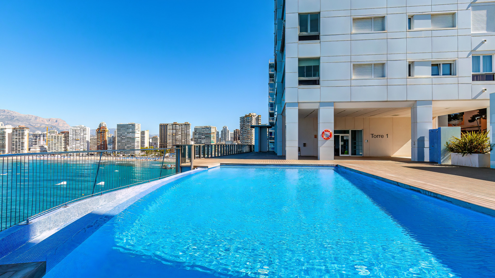 photo of Apartments on Edificio Las Algas, C. Alcalde Manuel Catalán Chana, 22, 03503 Benidorm, Alicante, Spain