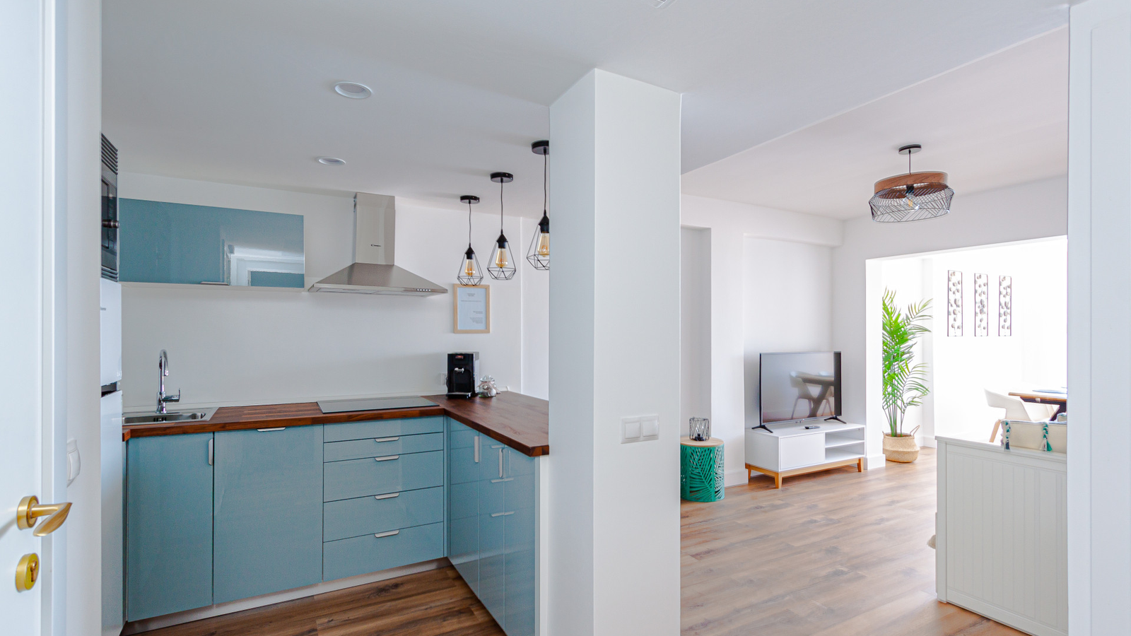 photo of Apartments on C. de Bonn, 4, 03503 Benidorm, Alicante, Spain