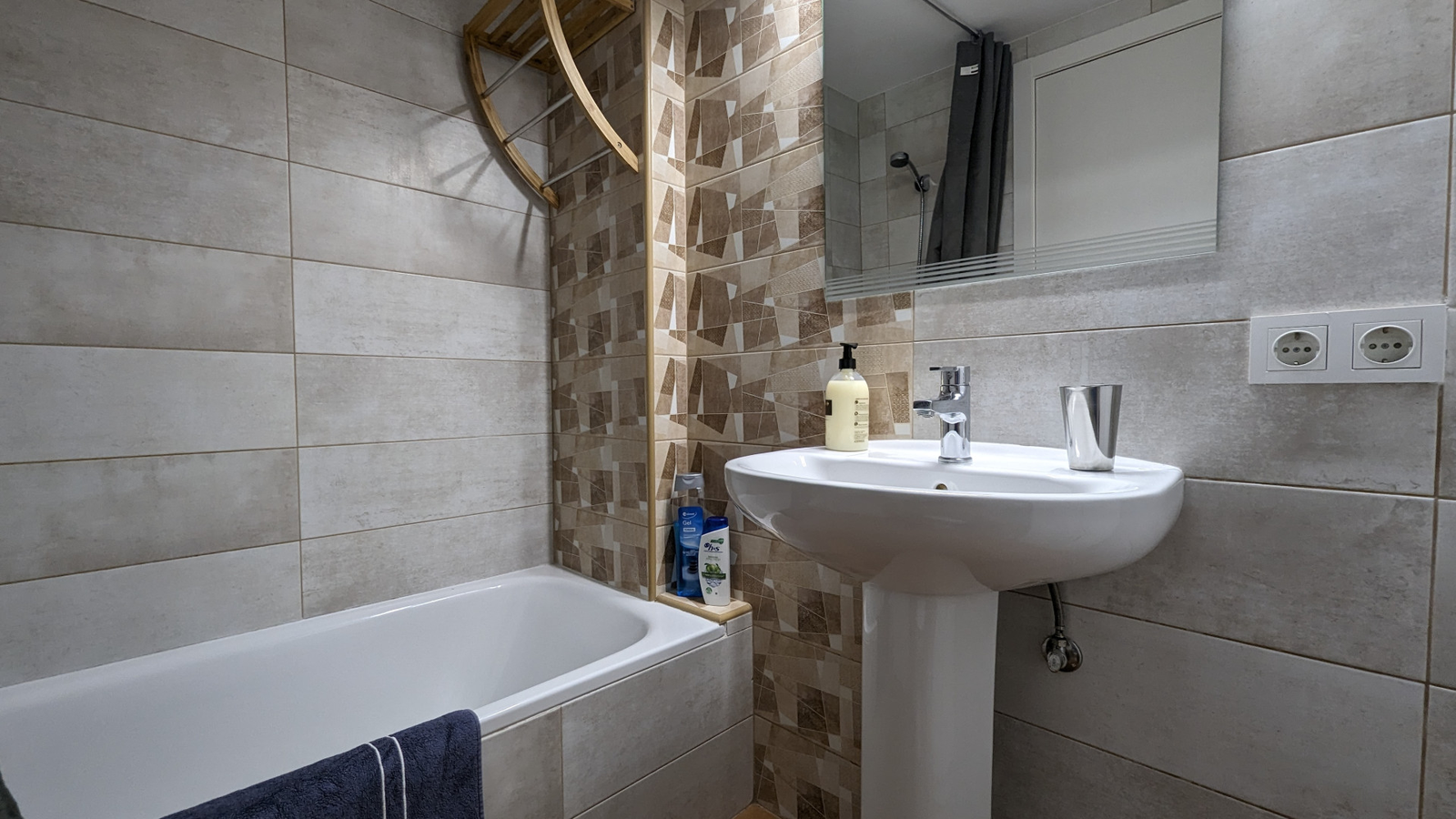 photo of Apartments on Av. de Xixo, 3, 03502 Benidorm, Alicante, Spain