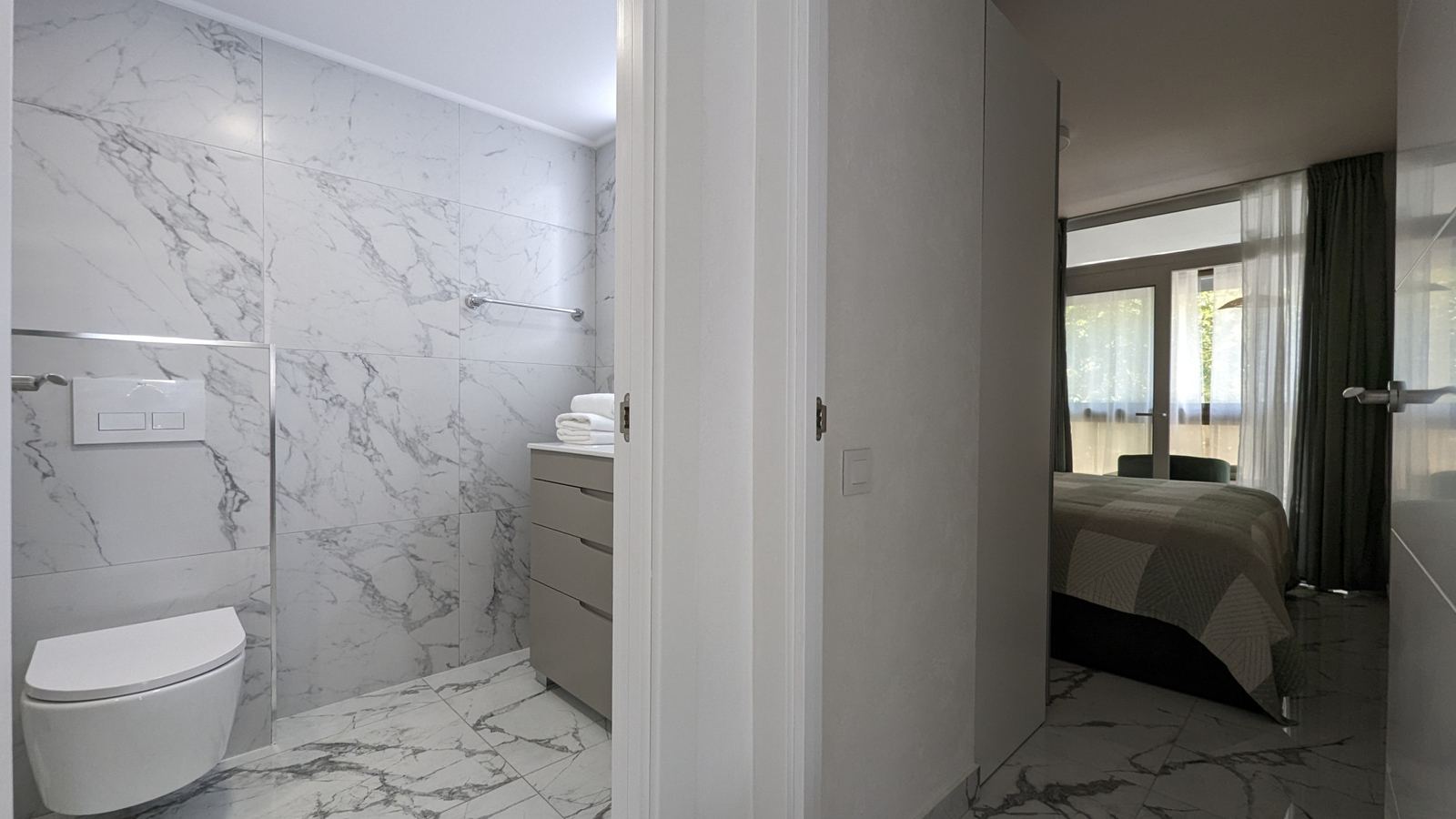 photo of Apartments on Av. del Mediterráneo, 7, 03503 Benidorm, Alicante, Spain