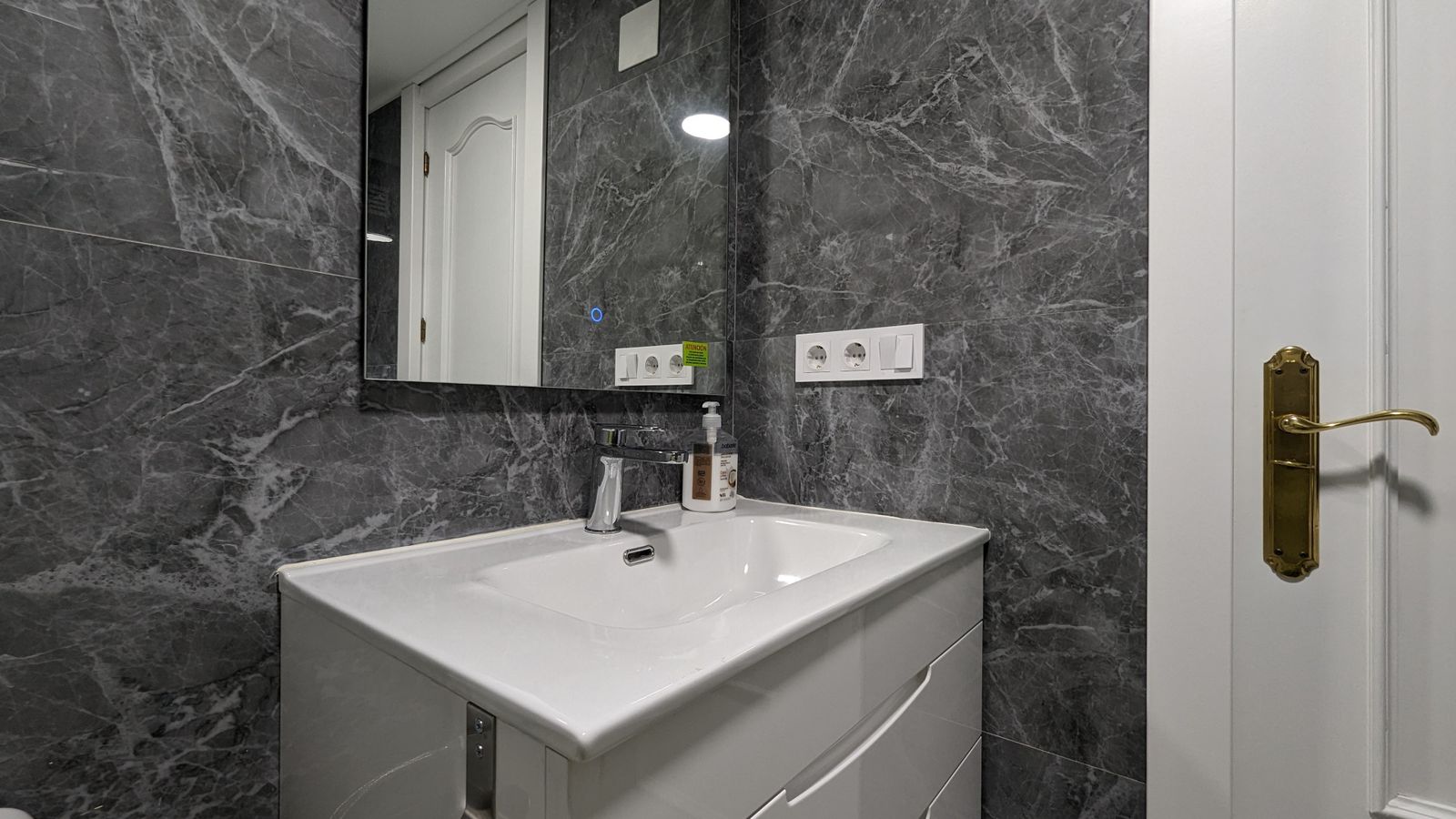 photo of Apartments on Playa de Levante, C. Alcalde Manuel Catalán Chana, 12, 03503 Benidorm, Alicante, Spain