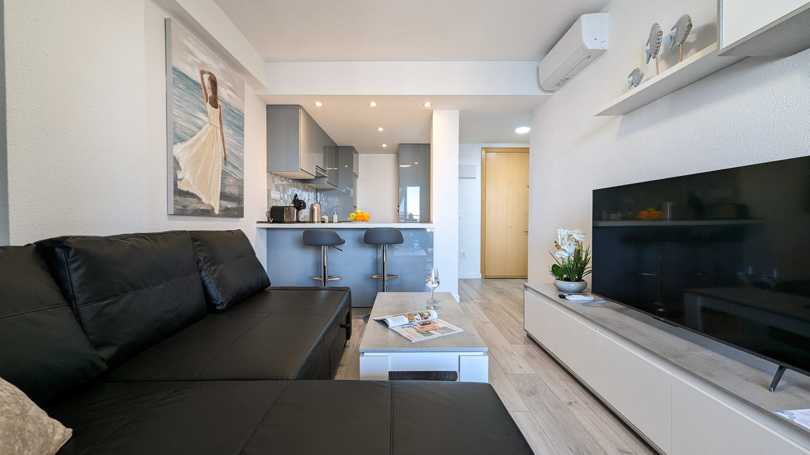 photo of Apartments on C. de Bonn, 4, 03503 Benidorm, Alicante, Spain