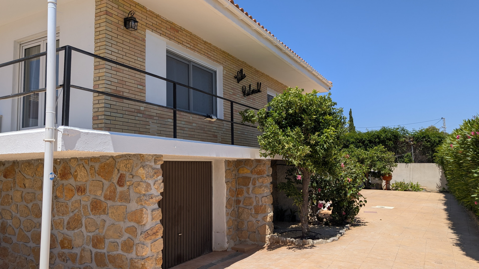 photo of Villa or house on Urb. Barrina Norte, 17, 03502 Benidorm, Alicante, Spain