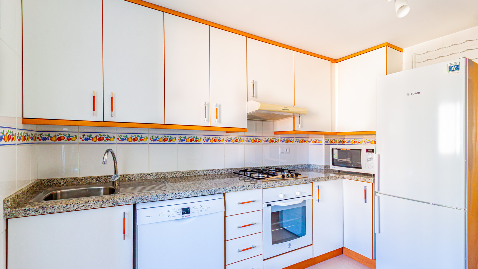 photo of Villa or house on Avinguda dels Mariners de la Vila Joiosa, 16, 03570 La Vila Joiosa, Alicante, Spain