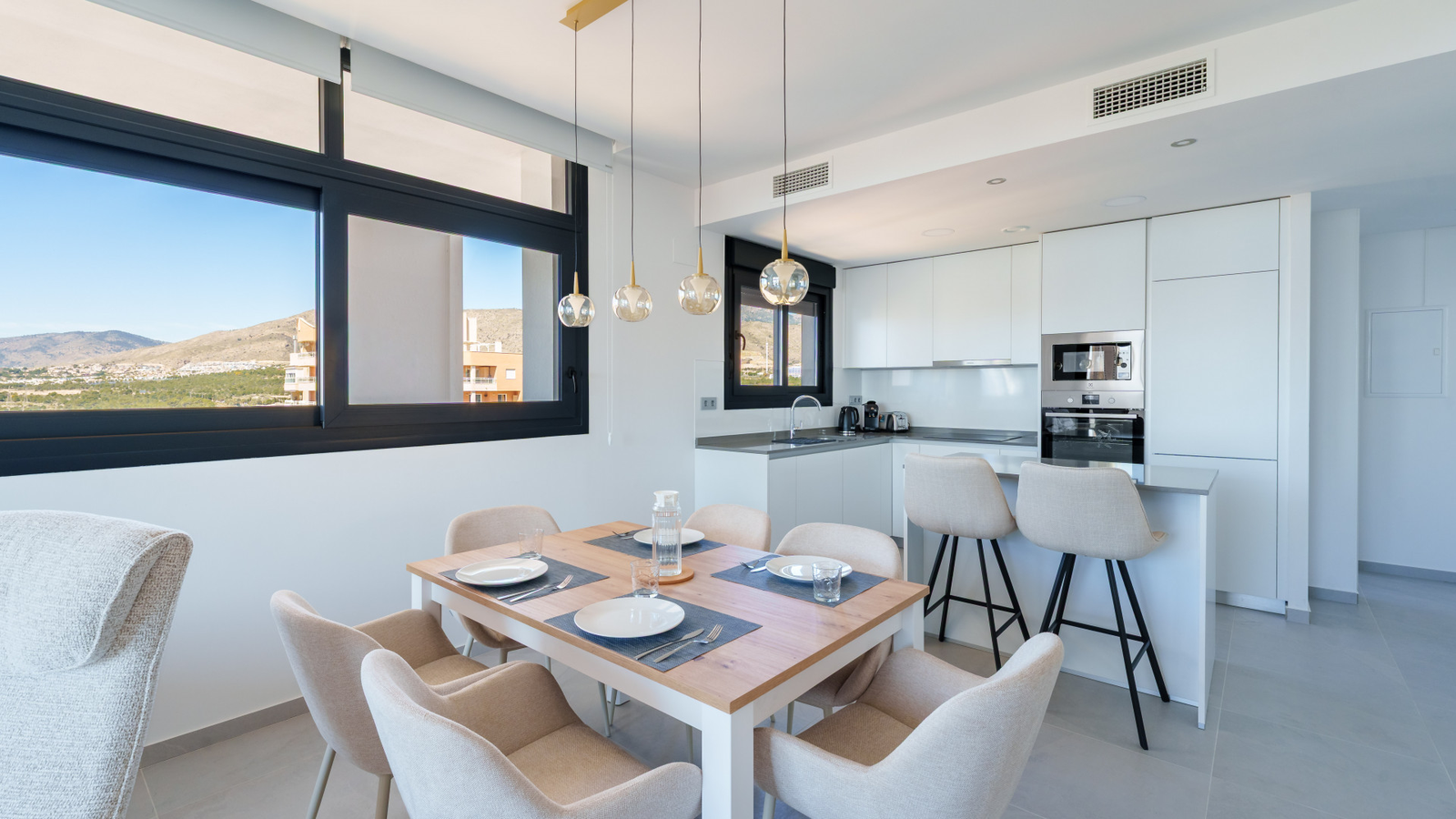 photo of Apartments on Calle Pdte. Adolfo Suárez, 14, 03502 Benidorm, Alicante, Spain
