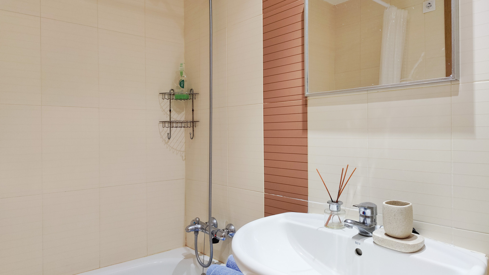 photo of Villa or house on Carrer Gregal, 5, 03570, Alicante, Spain
