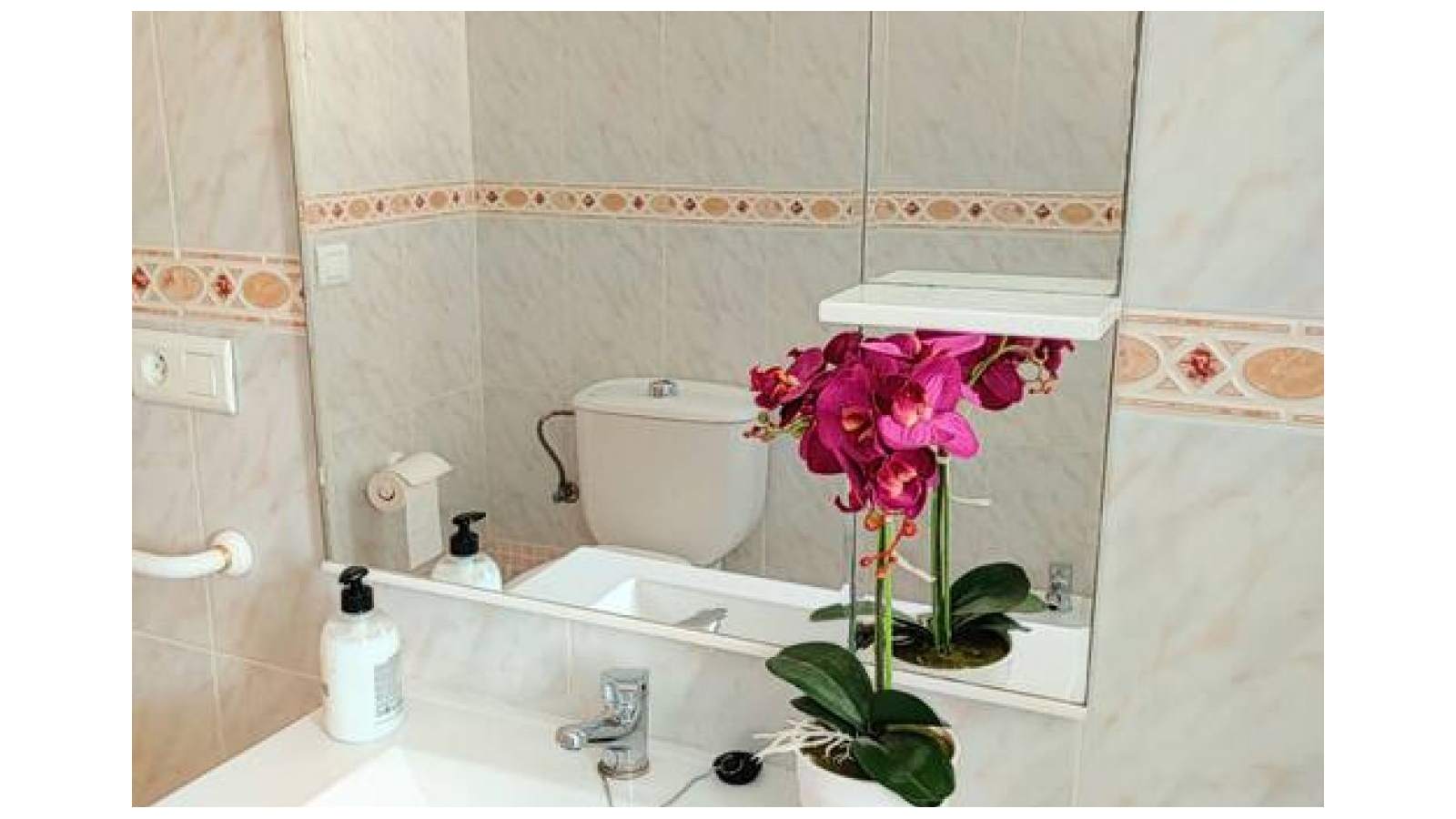 photo of Apartments on Av. Ametlla de Mar, 18, 03503 Benidorm, Alicante, Spain