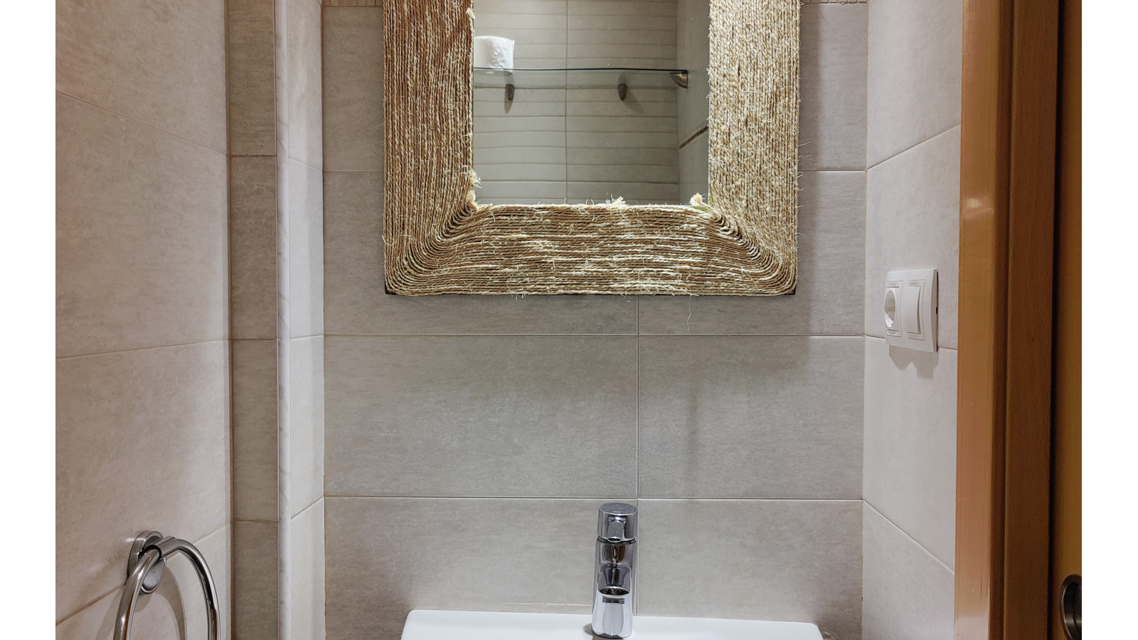 photo of Apartments on Pl. del Carmen, 14, 03002 Alicante, Spain