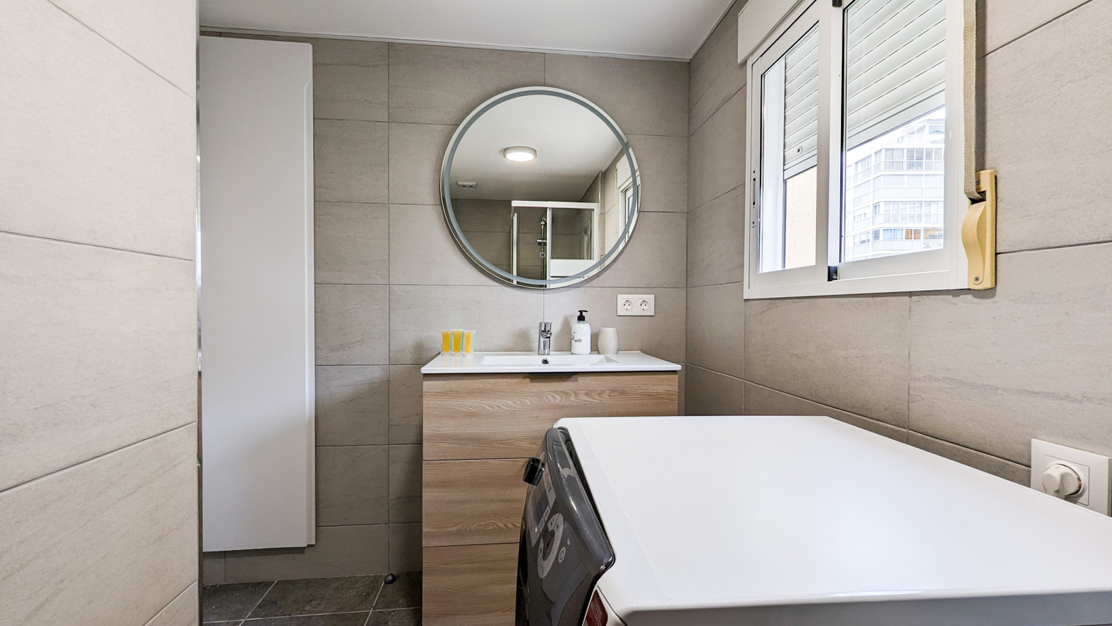 photo of Apartments on C. de Manila, 2, 03503 Benidorm, Alicante, Spain