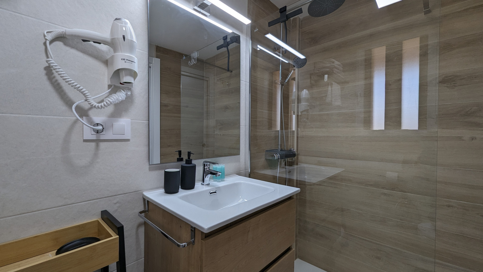 photo of Apartments on Av. Ametlla de Mar, 22, 03503 Benidorm, Alicante, Spain