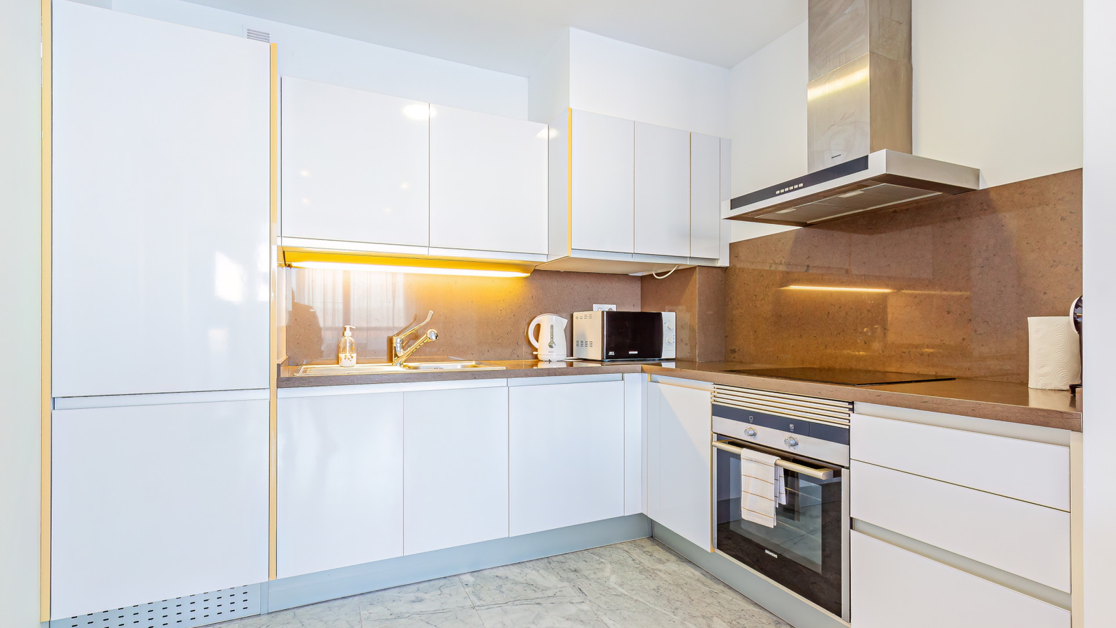 photo of Apartments on Edificio Las Algas, C. Alcalde Manuel Catalán Chana, 22, 03503 Benidorm, Alicante, Spain