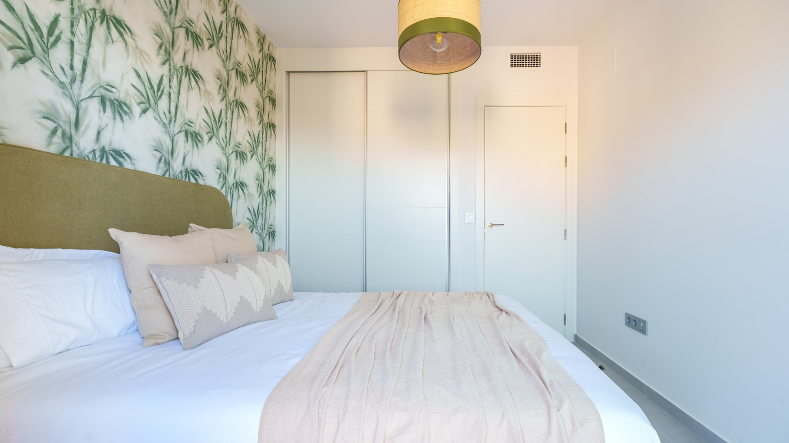 photo of Apartments on Calle Pdte. Adolfo Suárez, 14, 03502 Benidorm, Alicante, Spain