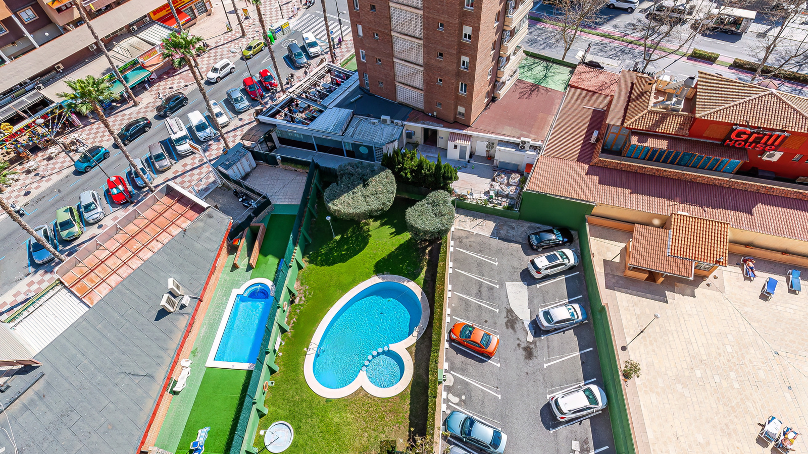 photo of Apartments on Playa de Levante, C. Gerona, 30, 03503 Benidorm, Alicante, Spain