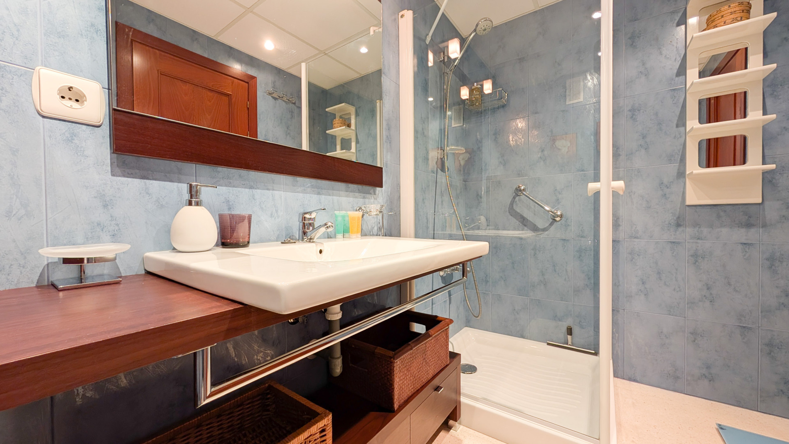 photo of Apartments on Av. Murtal, 22, 03502 Benidorm, Alicante, Spain