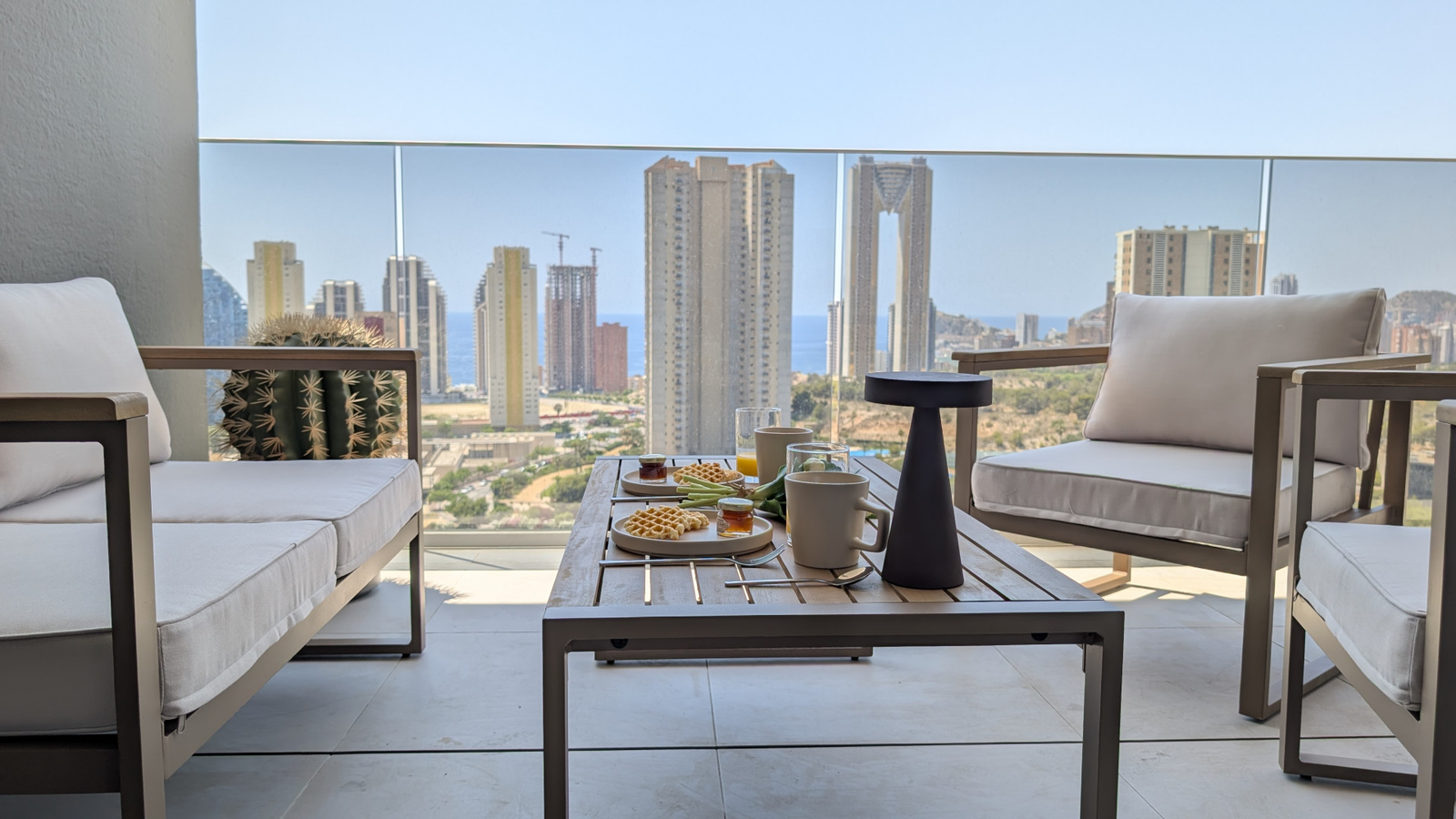 photo of Apartments on Calle Pdte. Adolfo Suárez, 14, 03502 Benidorm, Alicante, Spain