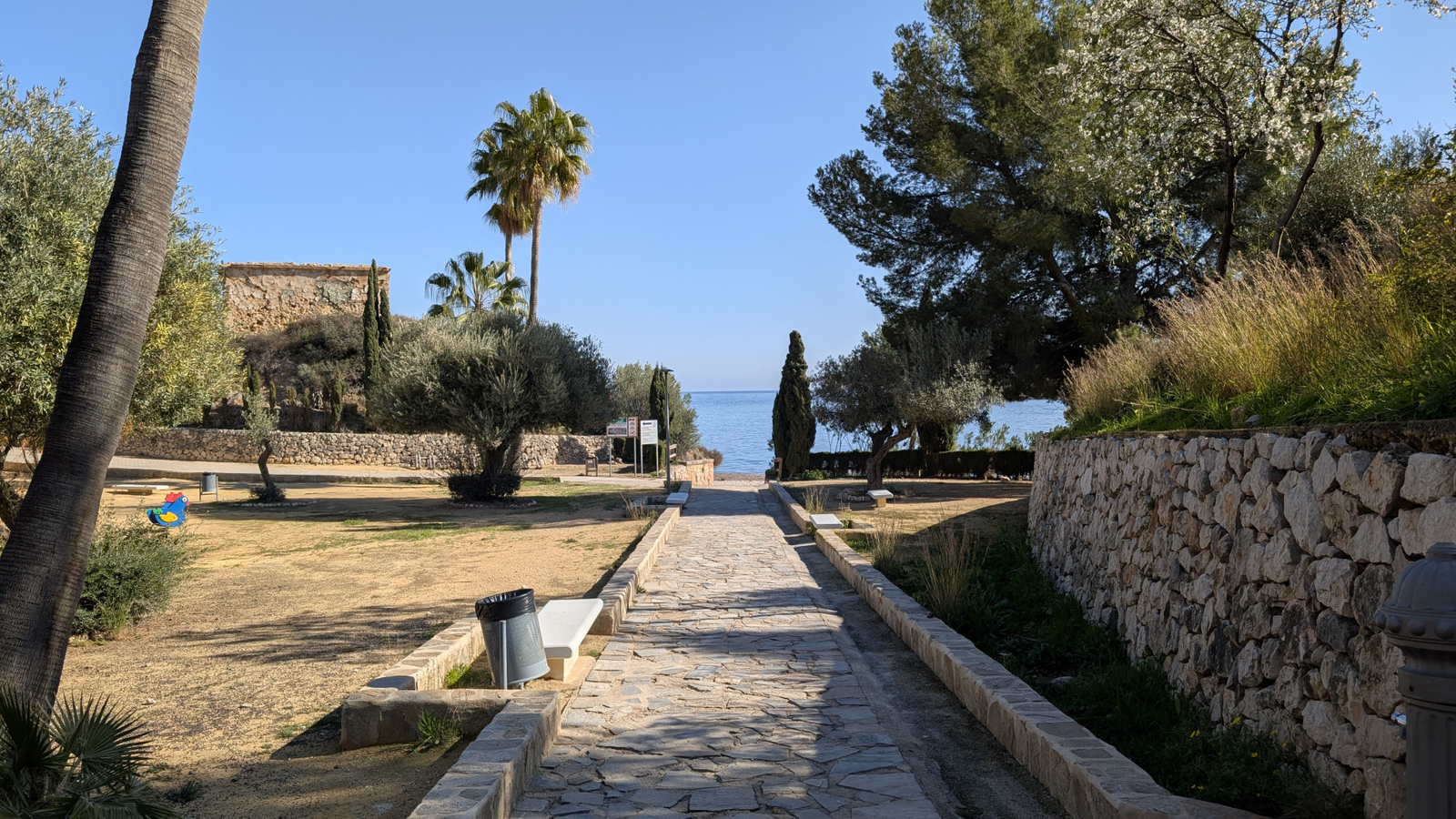 photo of Villa or house on Partida la Olla, 12, 03590 Altea, Alicante, Spain