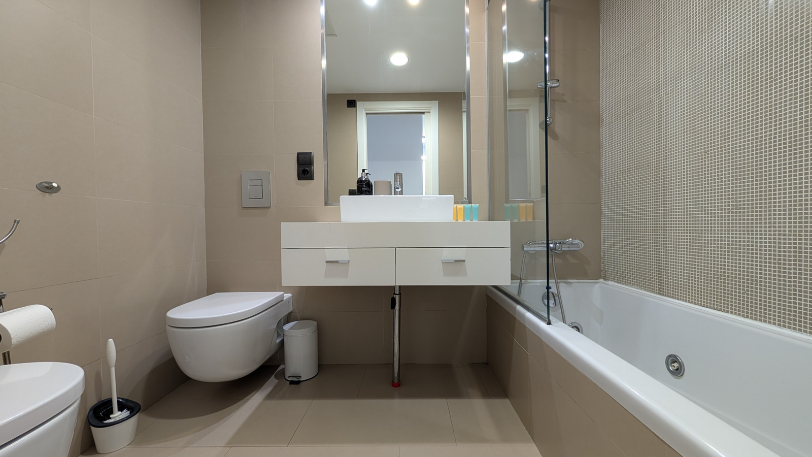 photo of Apartments on C. la Cala, 2, 03502 Benidorm, Alicante, Spain