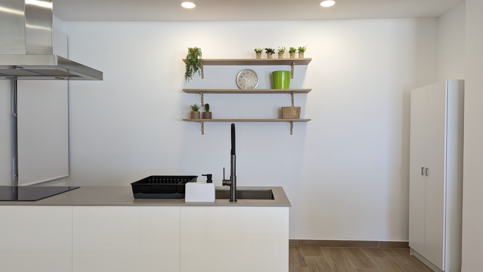 photo of Apartments on Av. Vicente Llorca Alós, 34, 03502 Benidorm, Alicante, Spain