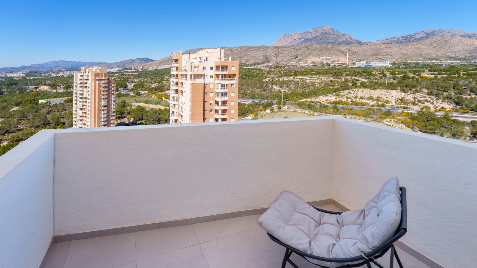 photo of Apartments on Calle Pdte. Adolfo Suárez, 14, 03502 Benidorm, Alicante, Spain