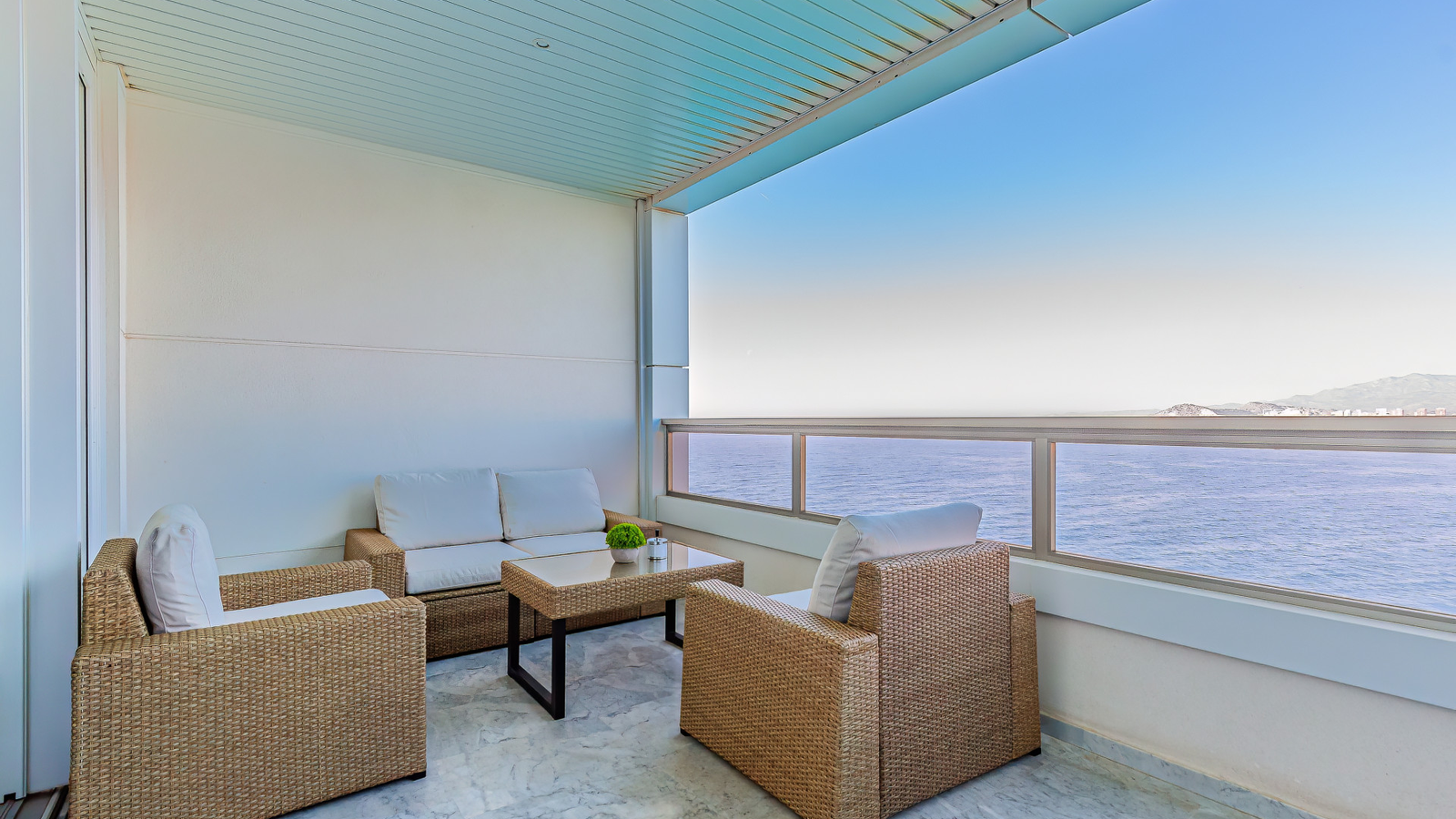 photo of Apartments on Edificio Las Algas, C. Alcalde Manuel Catalán Chana, 22, 03503 Benidorm, Alicante, Spain