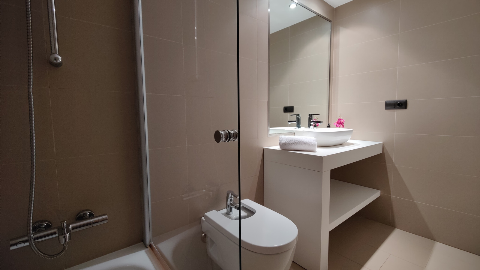 photo of Apartments on C. la Cala, 2, 03502 Benidorm, Alicante, Spain