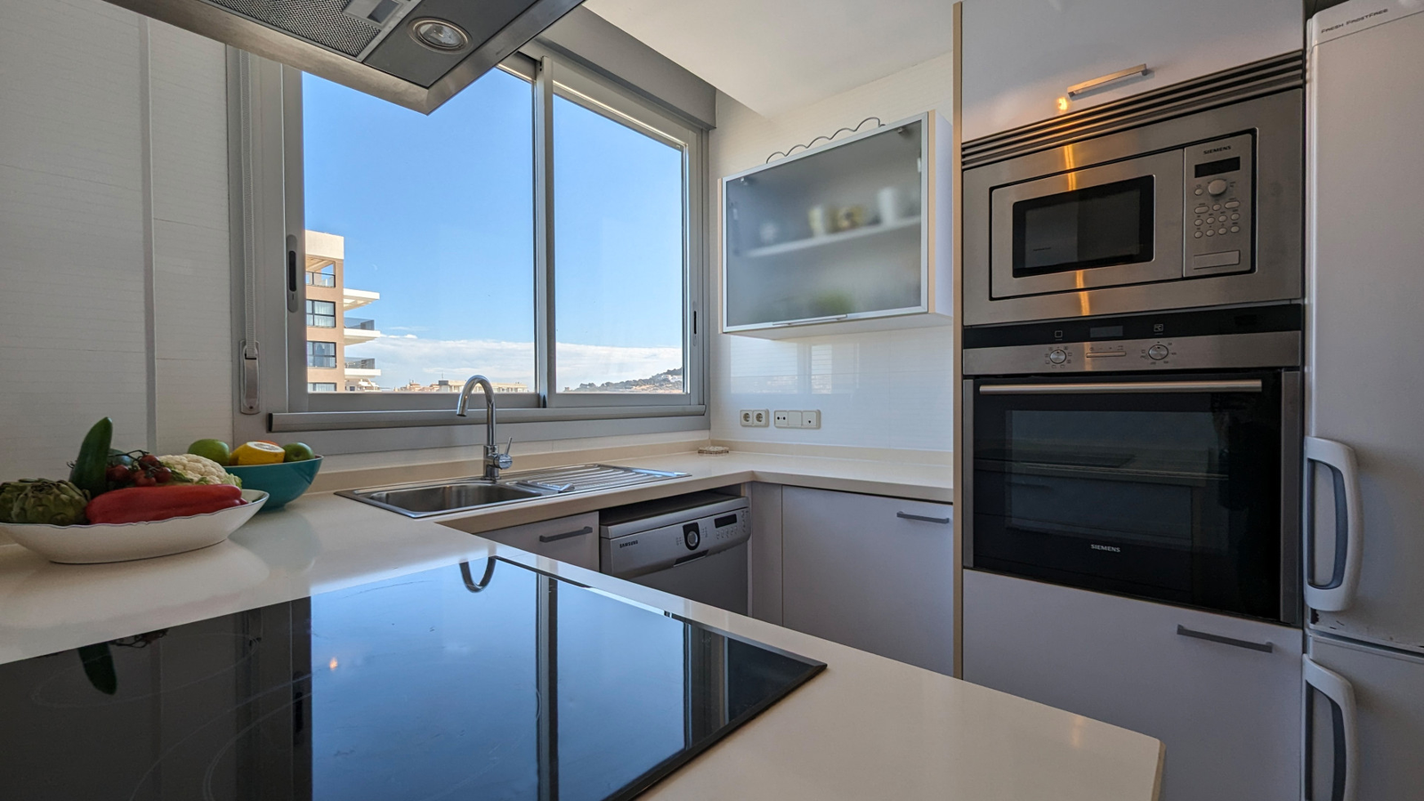 photo of Apartments on P.º Maritimo Playa del Bol, 59, 03710 Calpe, Alicante, Spain