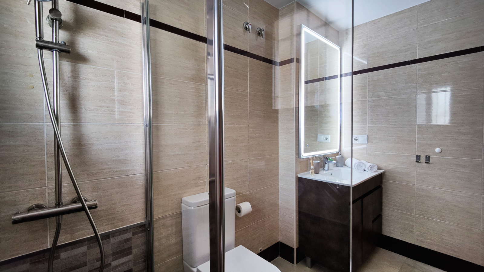 photo of Apartments on Carrer de la Torre les Maçanes, 1, 03502 Benidorm, Alicante, Spain