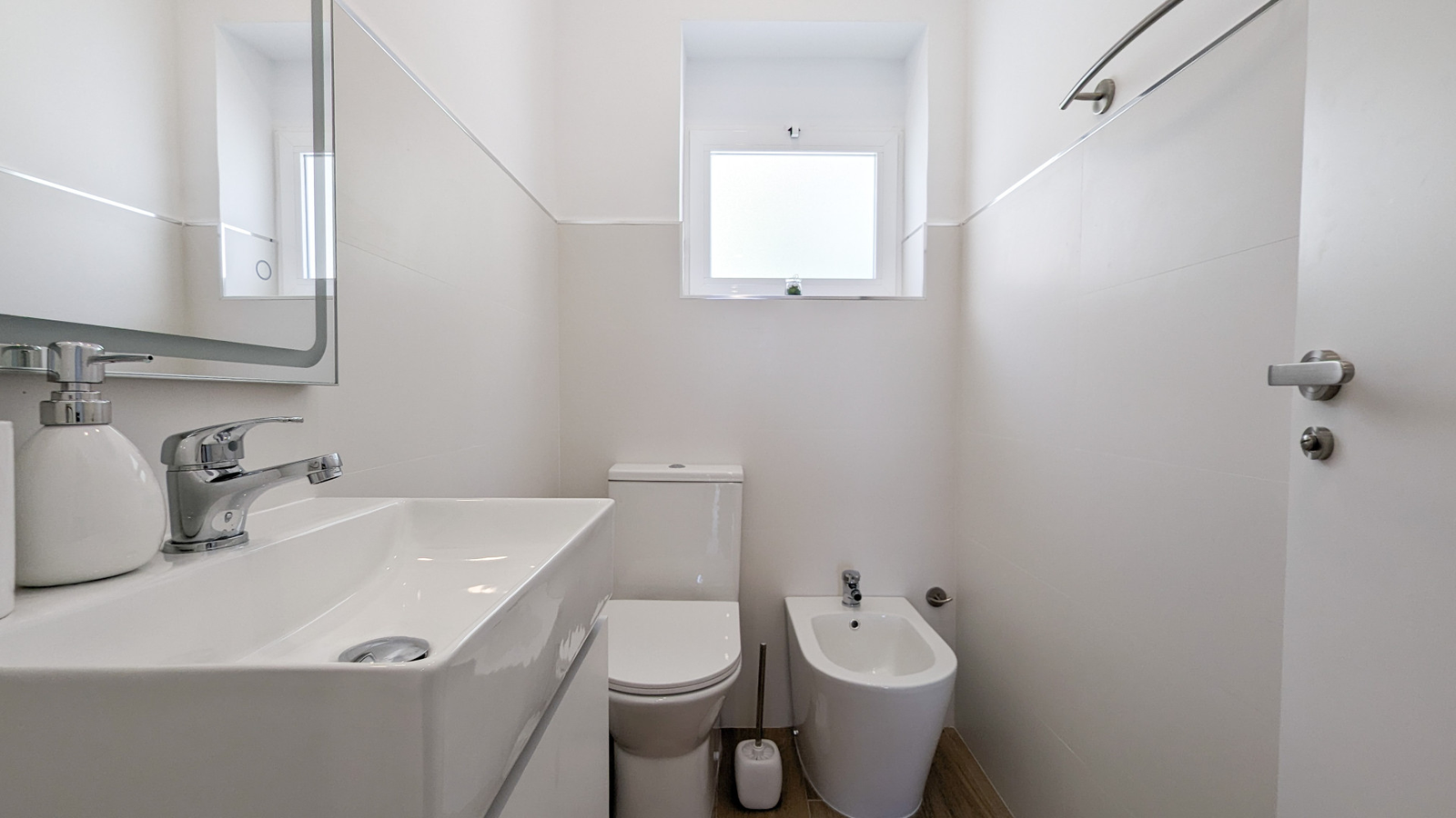 photo of Apartments on Av. Vicente Llorca Alós, 34, 03502 Benidorm, Alicante, Spain