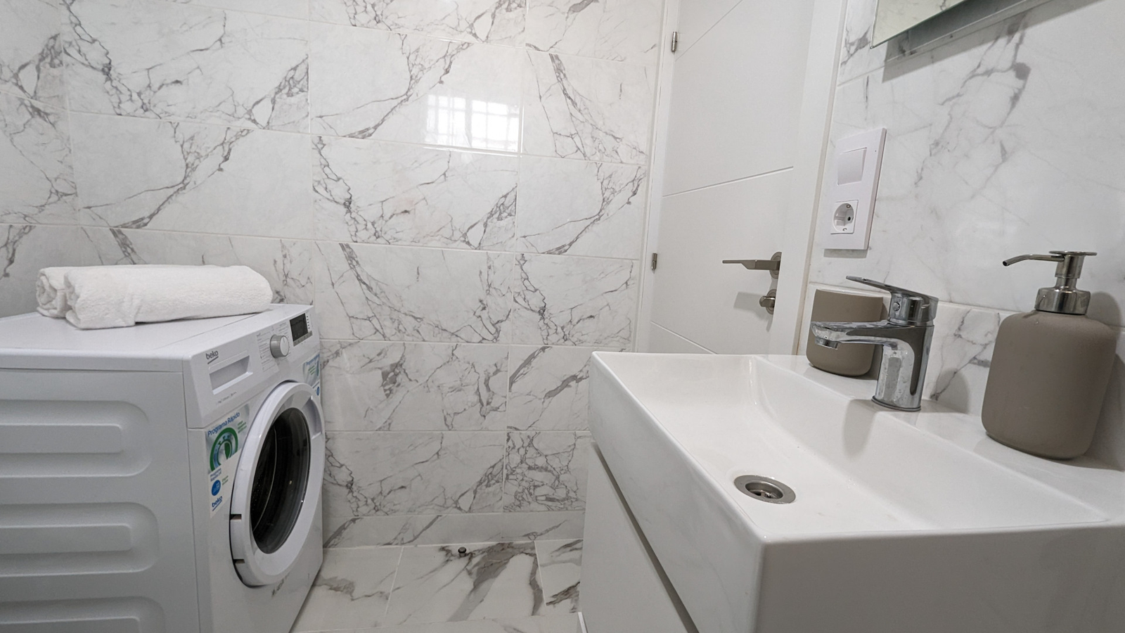 photo of Apartments on Av. Juan Fuster Zaragoza, 1, 03503 Benidorm, Alicante, Spain