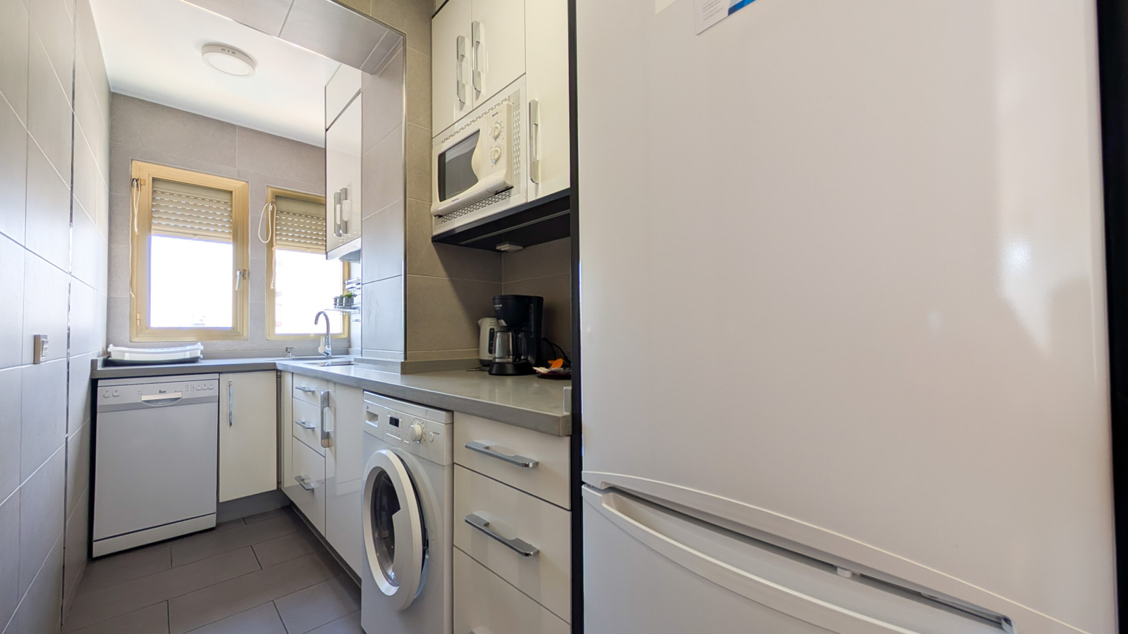 photo of Apartments on Playa de Levante, C. Gerona, 30, 03503 Benidorm, Alicante, Spain