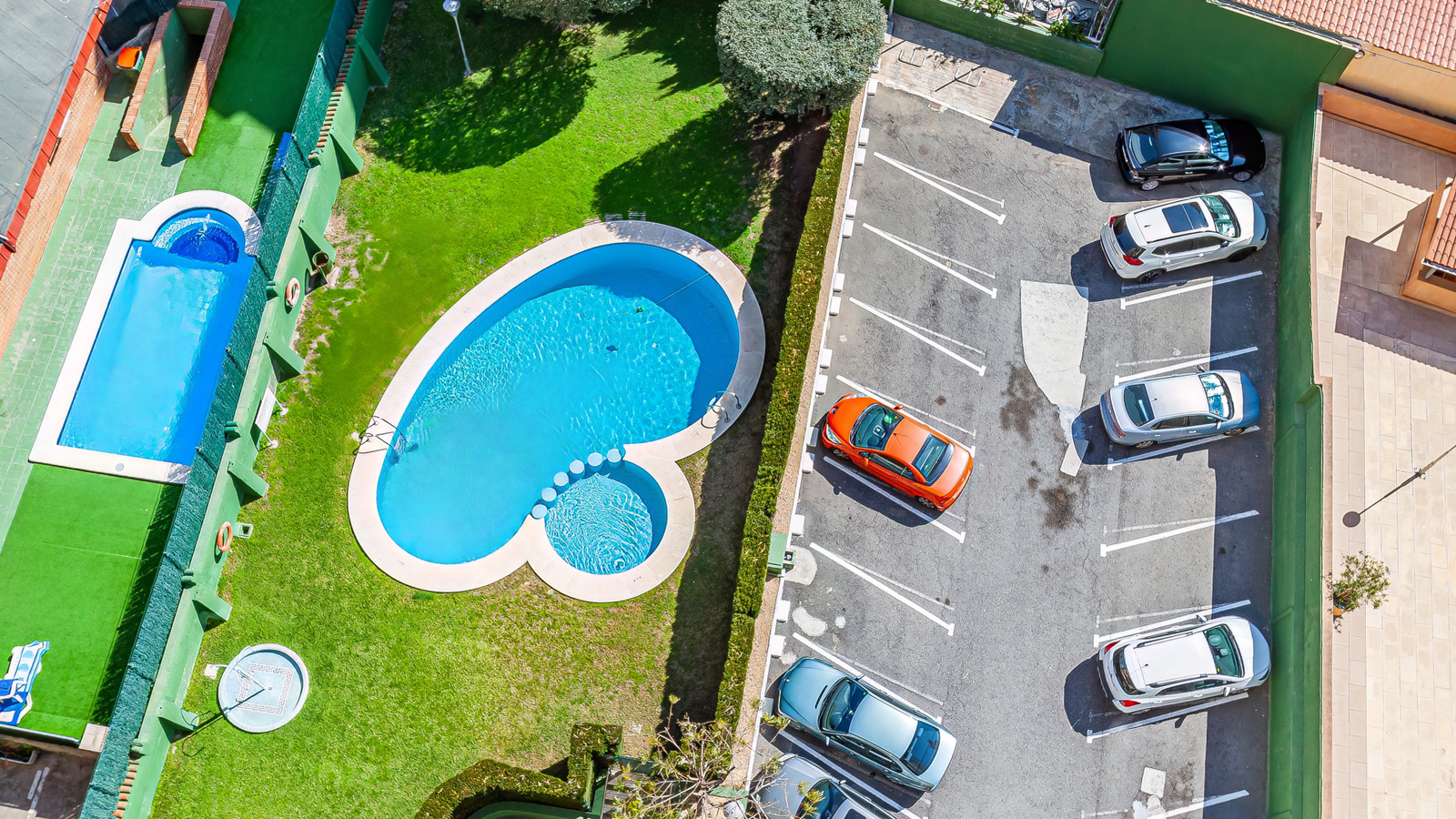 photo of Apartments on Playa de Levante, C. Gerona, 30, 03503 Benidorm, Alicante, Spain