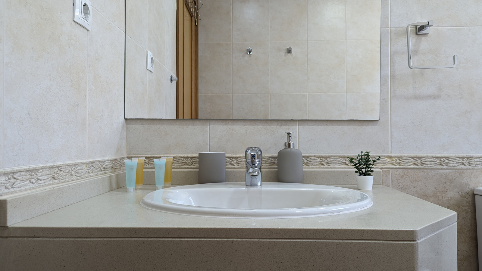 photo of Villa or house on Carrer Xaloc, 2, 03570 La Vila Joiosa, Alicante, Spain