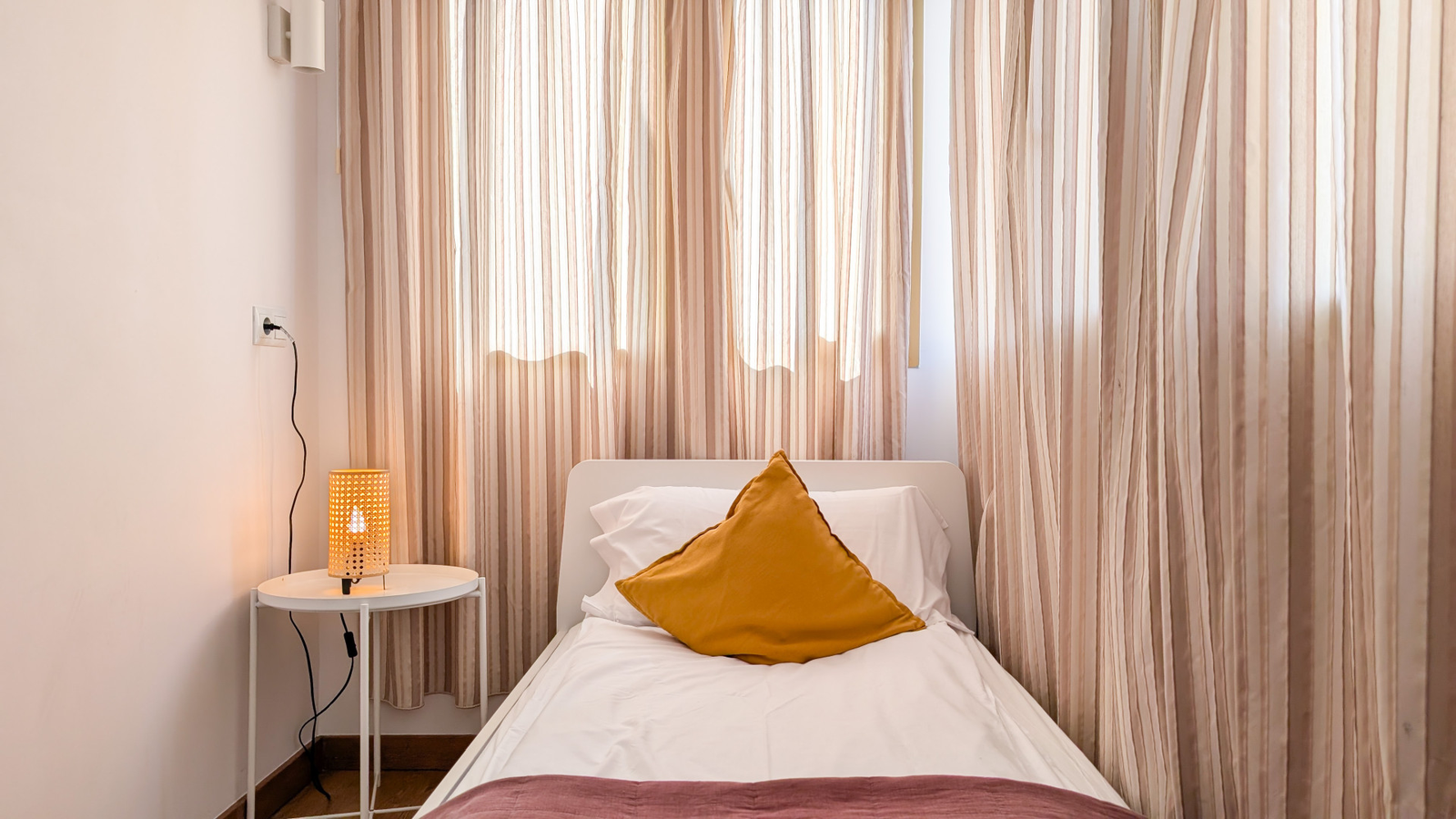 photo of Apartments on Playa de Levante, C. Gerona, 30, 03503 Benidorm, Alicante, Spain