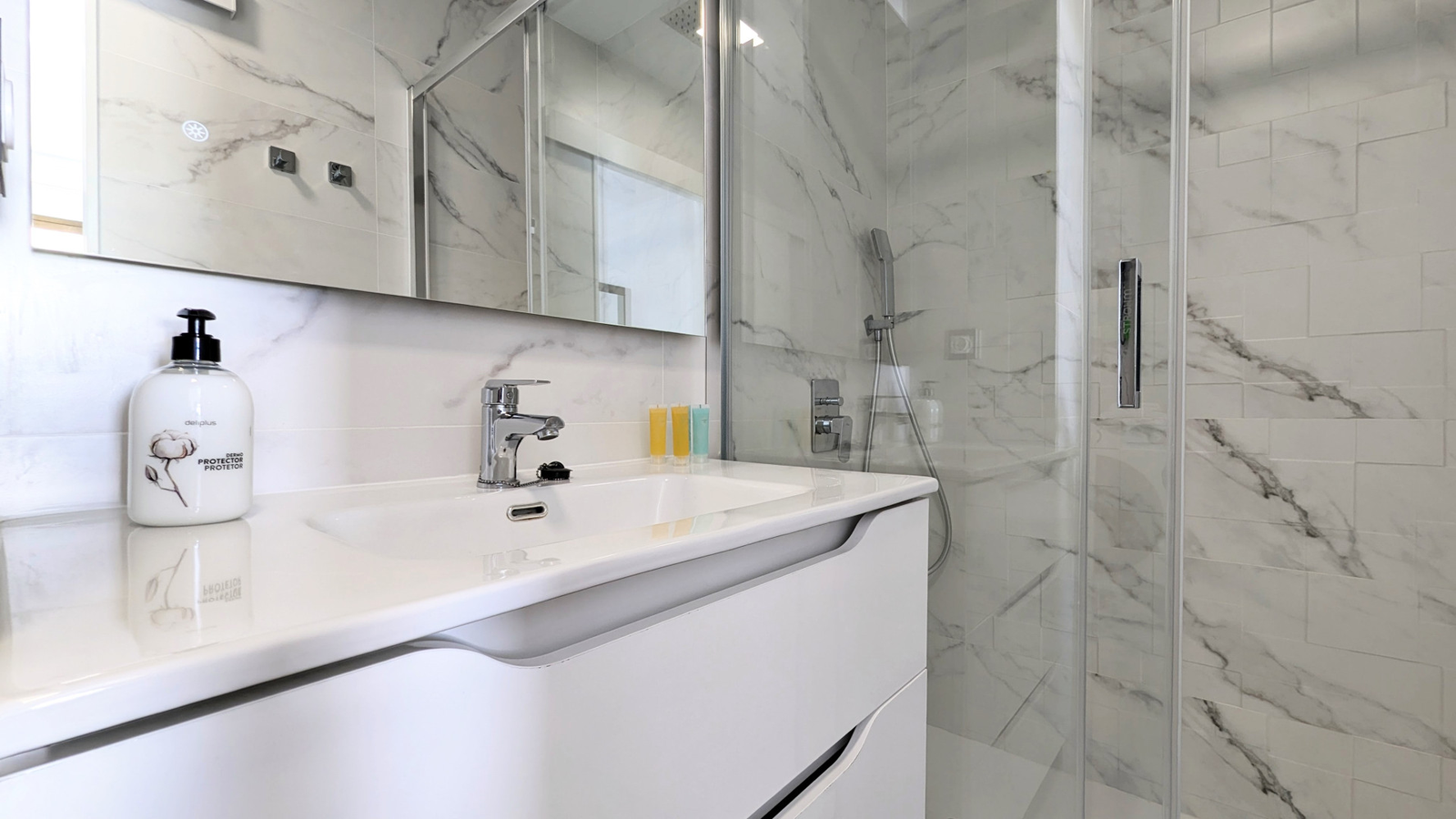 photo of Apartments on Av. de Madrid, 5, 03503 Benidorm, Alicante, Spain