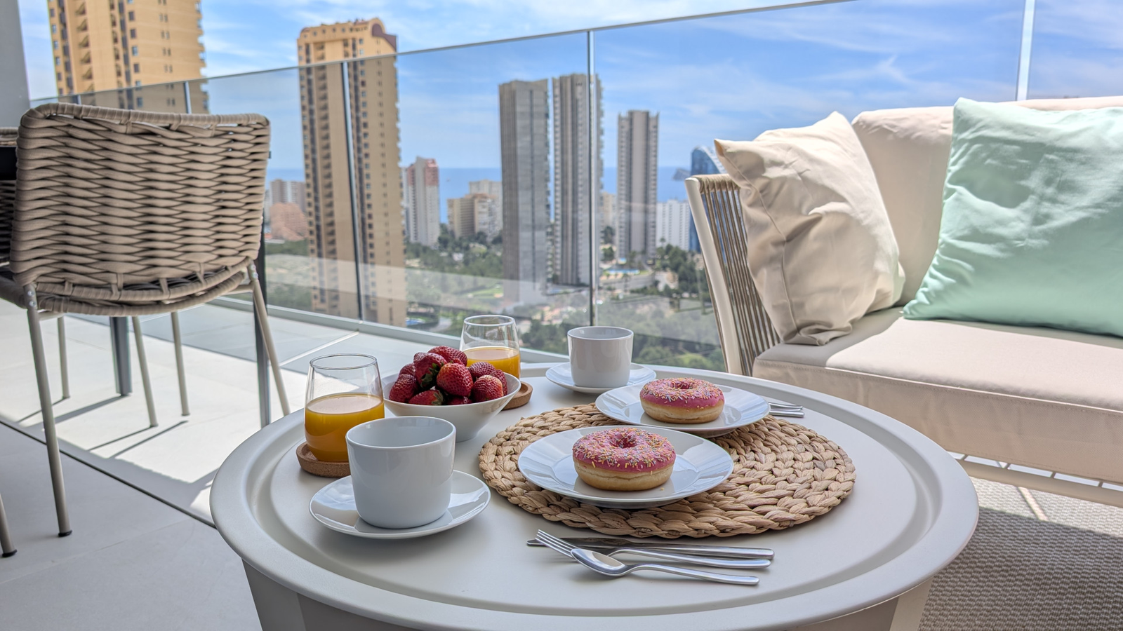 photo of Apartments on Calle Pdte. Adolfo Suárez, 14, 03502 Benidorm, Alicante, Spain