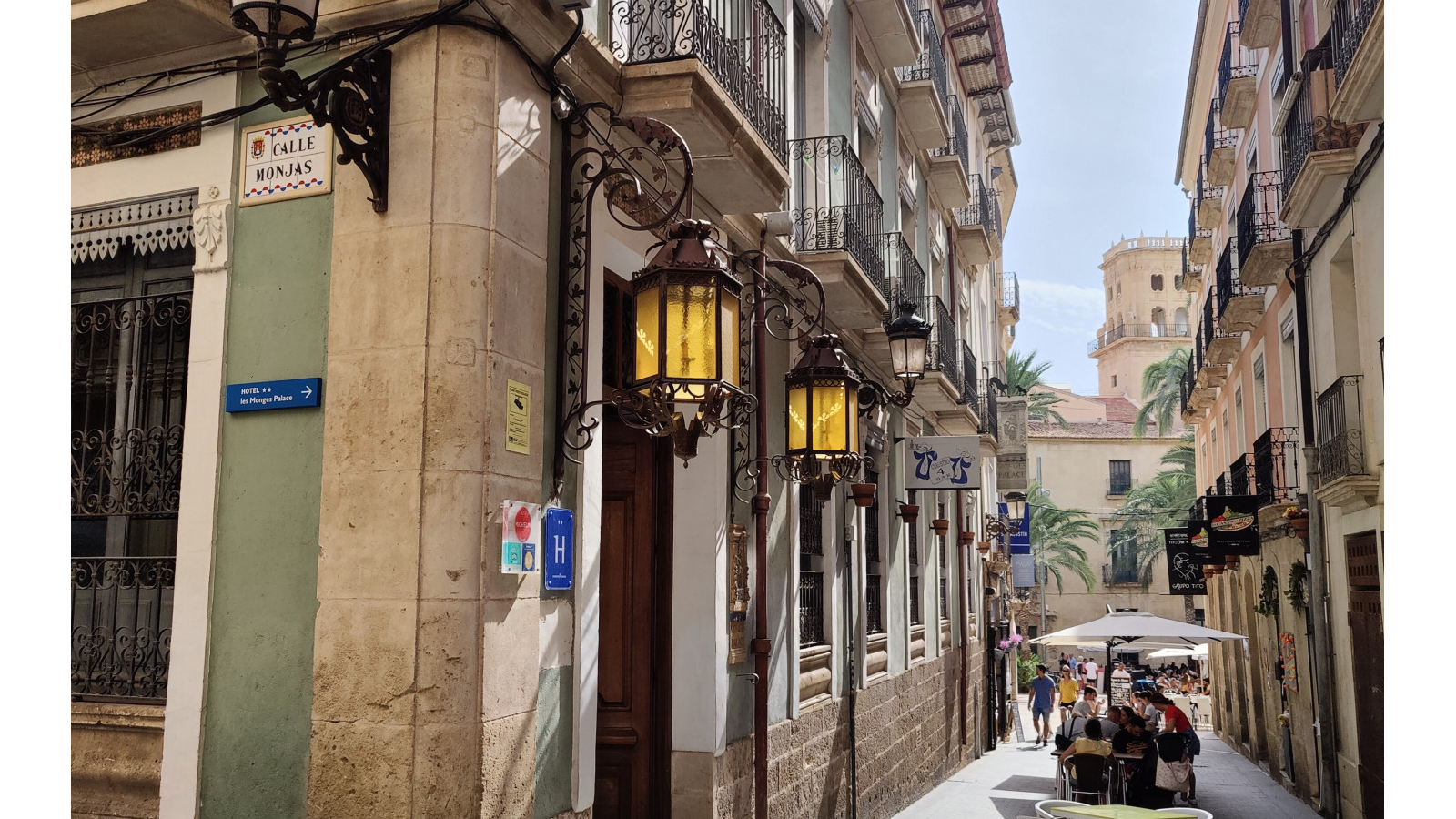photo of Apartments on Pl. del Carmen, 14, 03002 Alicante, Spain