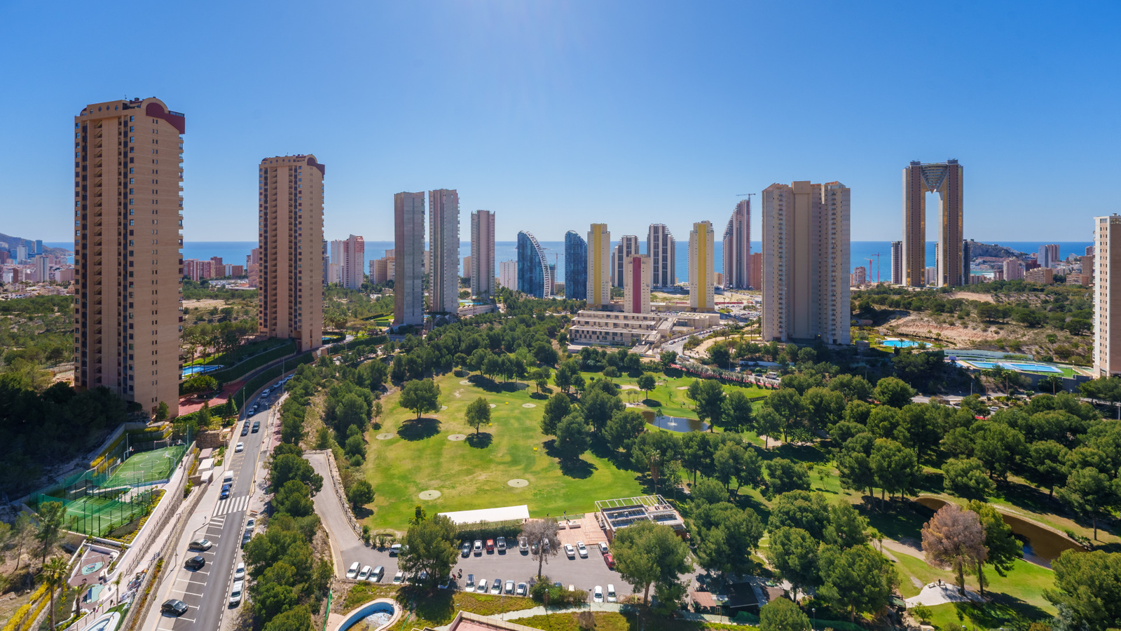 photo of Apartments on Calle Pdte. Adolfo Suárez, 14, 03502 Benidorm, Alicante, Spain