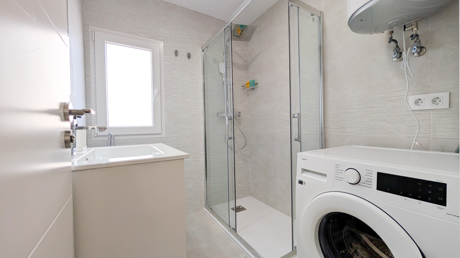 photo of Apartments on Av. de Bilbao, 3, 03503 Benidorm, Alicante, Spain