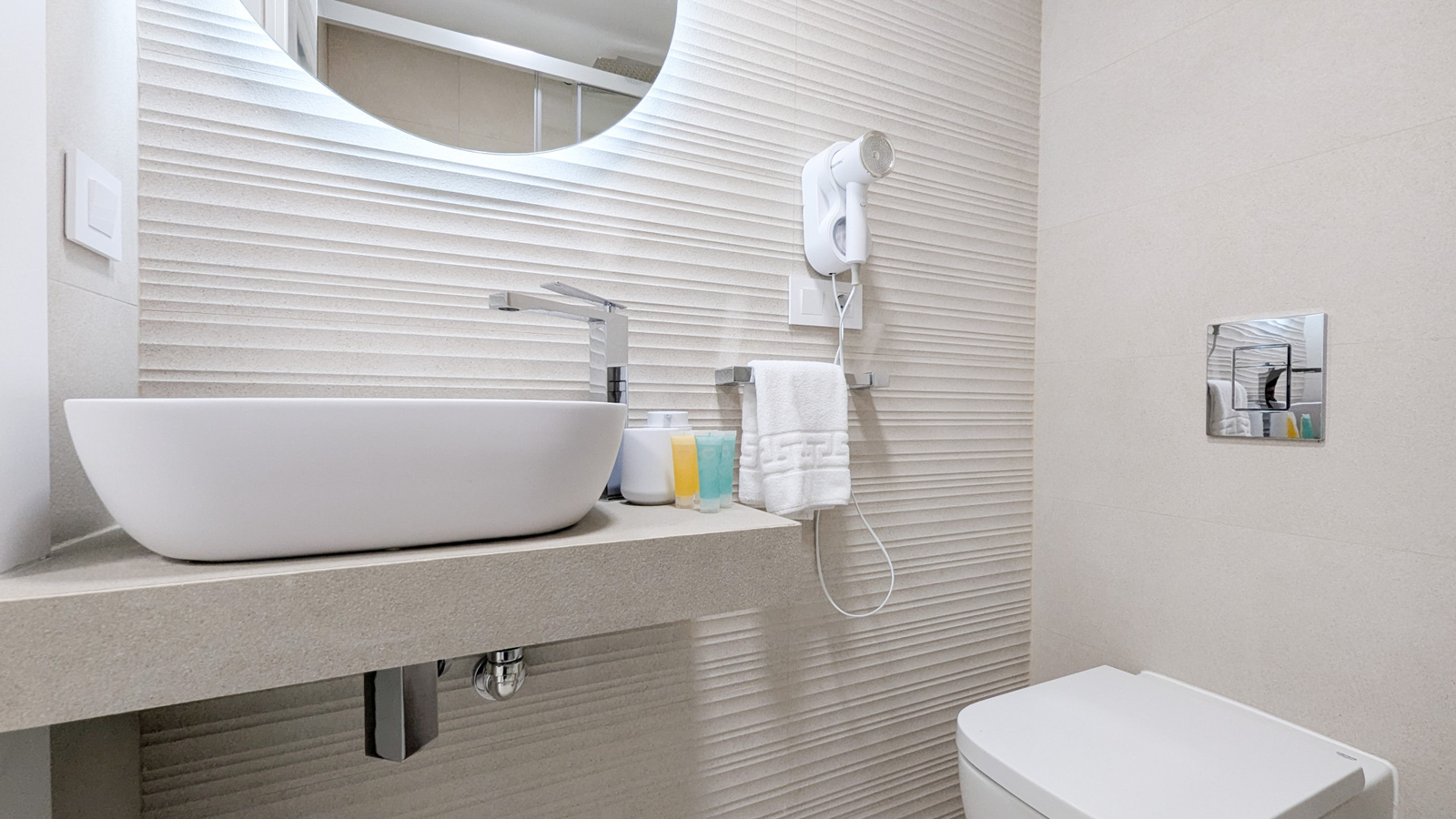 photo of Apartments on Av. Vicente Llorca Alós, 9, 03502 Benidorm, Alicante, Spain