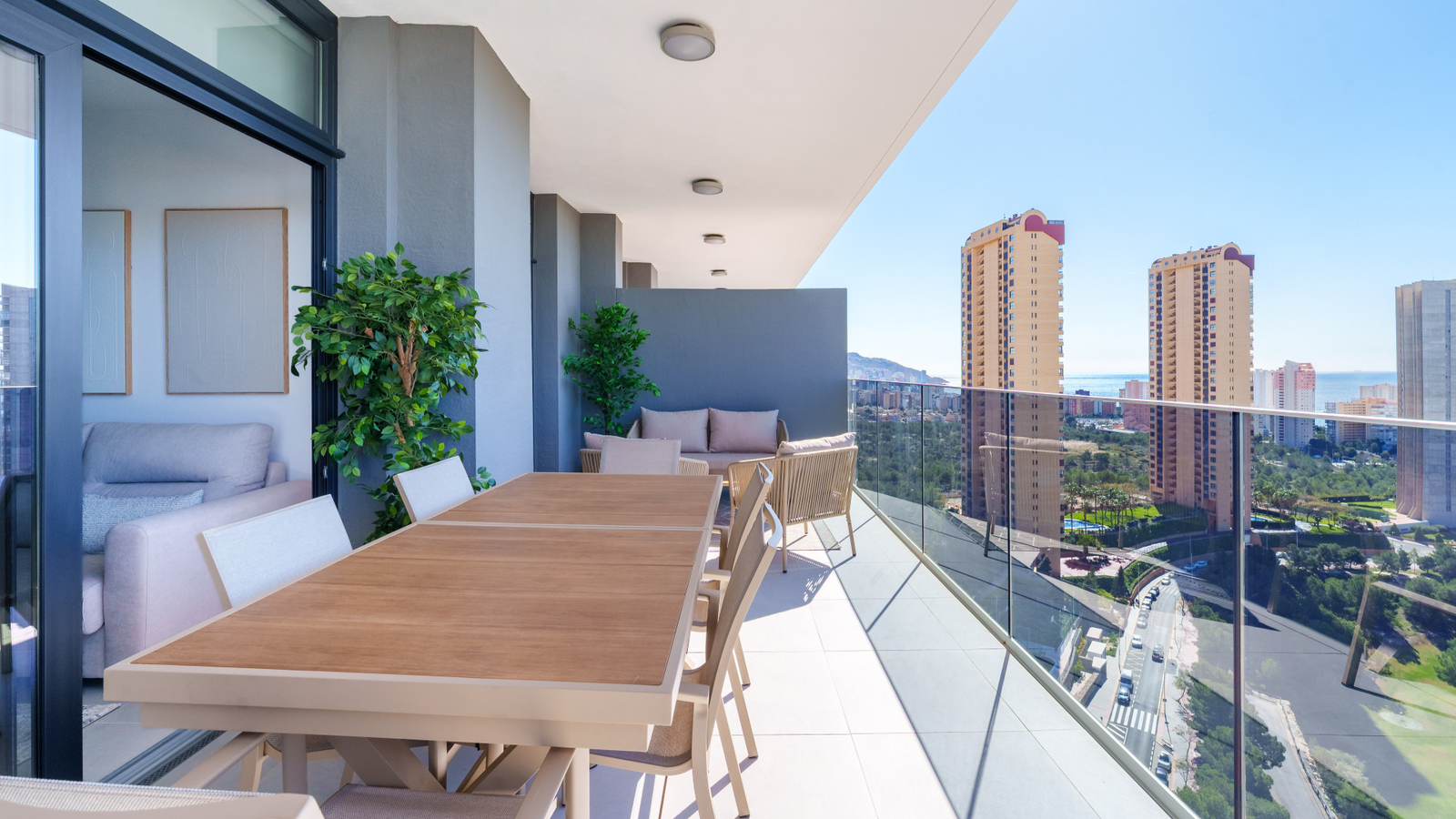 photo of Apartments on Calle Pdte. Adolfo Suárez, 14, 03502 Benidorm, Alicante, Spain