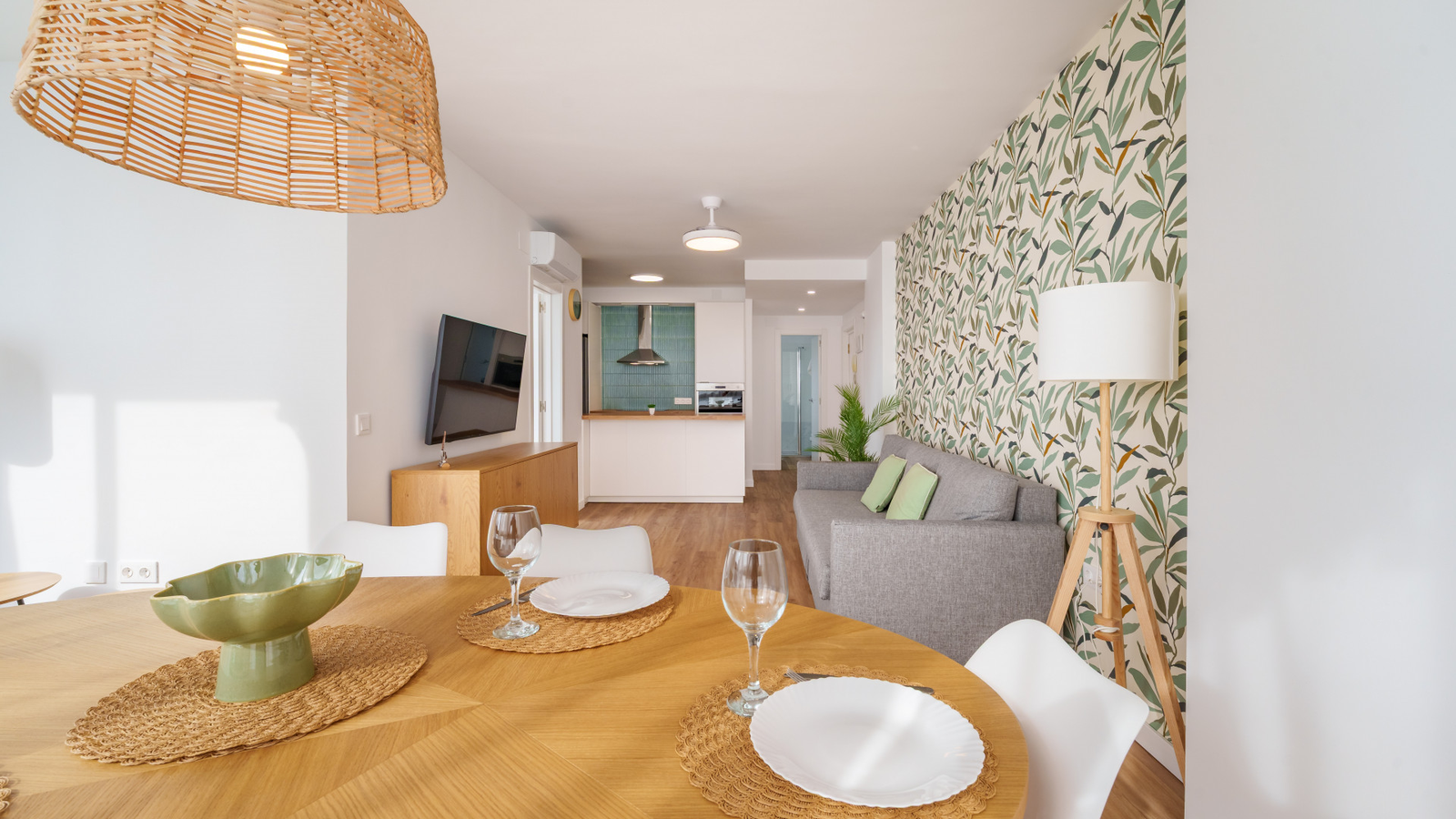 photo of Apartments on Av. del Mediterráneo, 43, 03503 Benidorm, Alicante, Spain