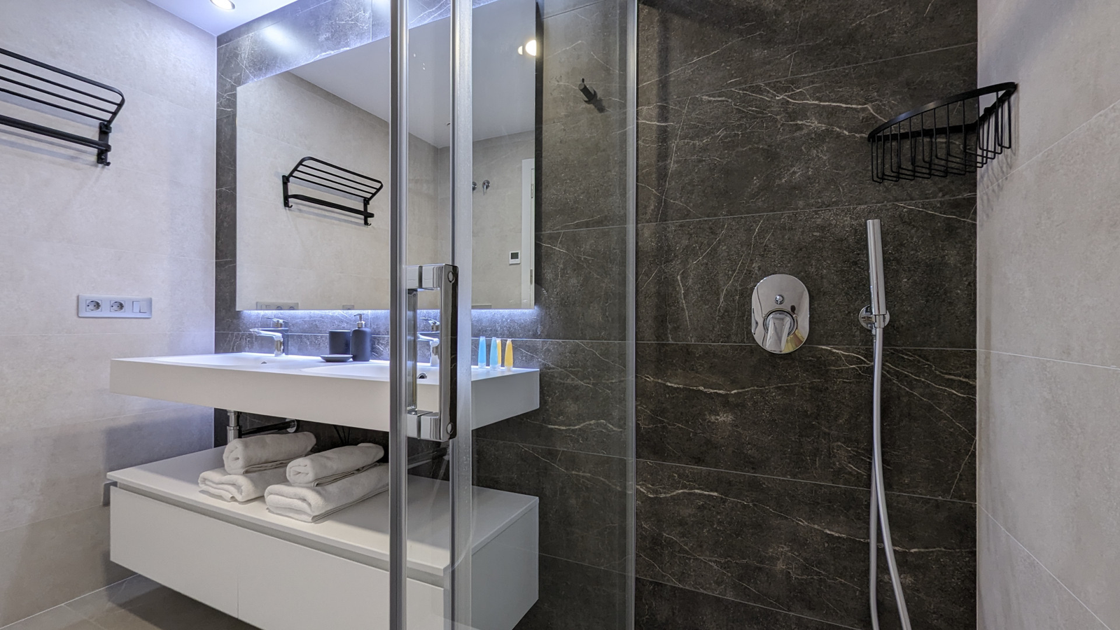 photo of Apartments on Av. de la Armada Española, 19, 03502 Benidorm, Alicante, Spain