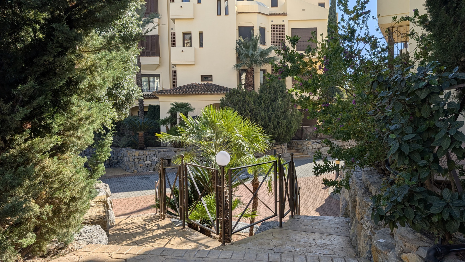 photo of Villa or house on Partida la Olla, 12, 03590 Altea, Alicante, Spain