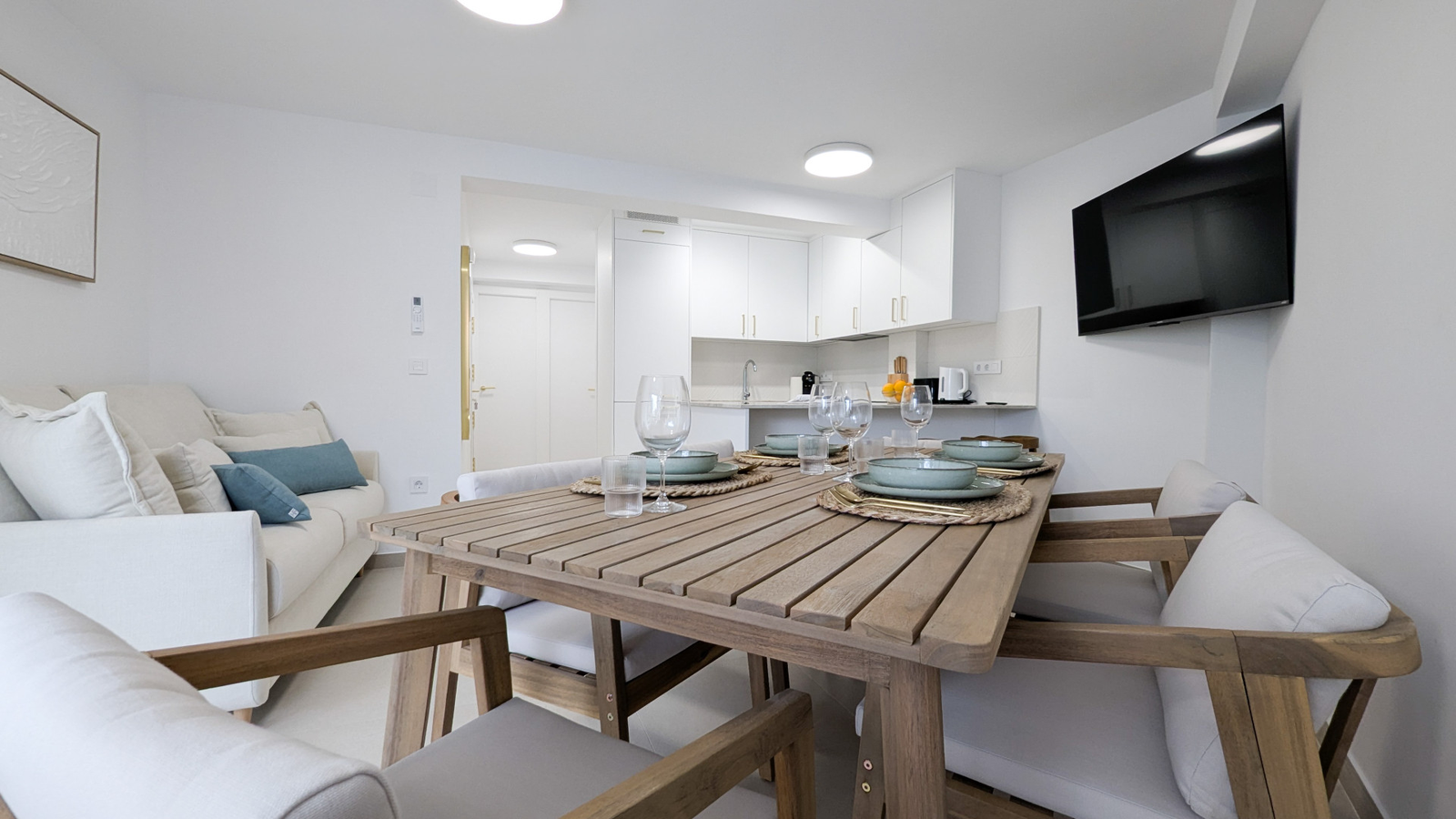 photo of Apartments on Av. Vicente Llorca Alós, 9, 03502 Benidorm, Alicante, Spain