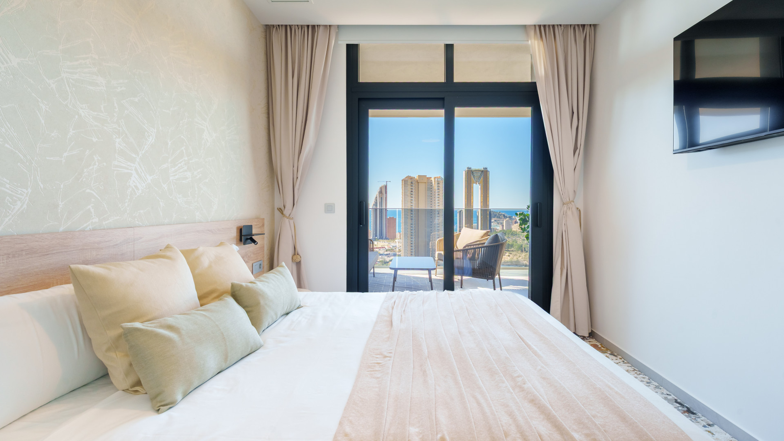 photo of Apartments on Calle Pdte. Adolfo Suárez, 14, 03502 Benidorm, Alicante, Spain