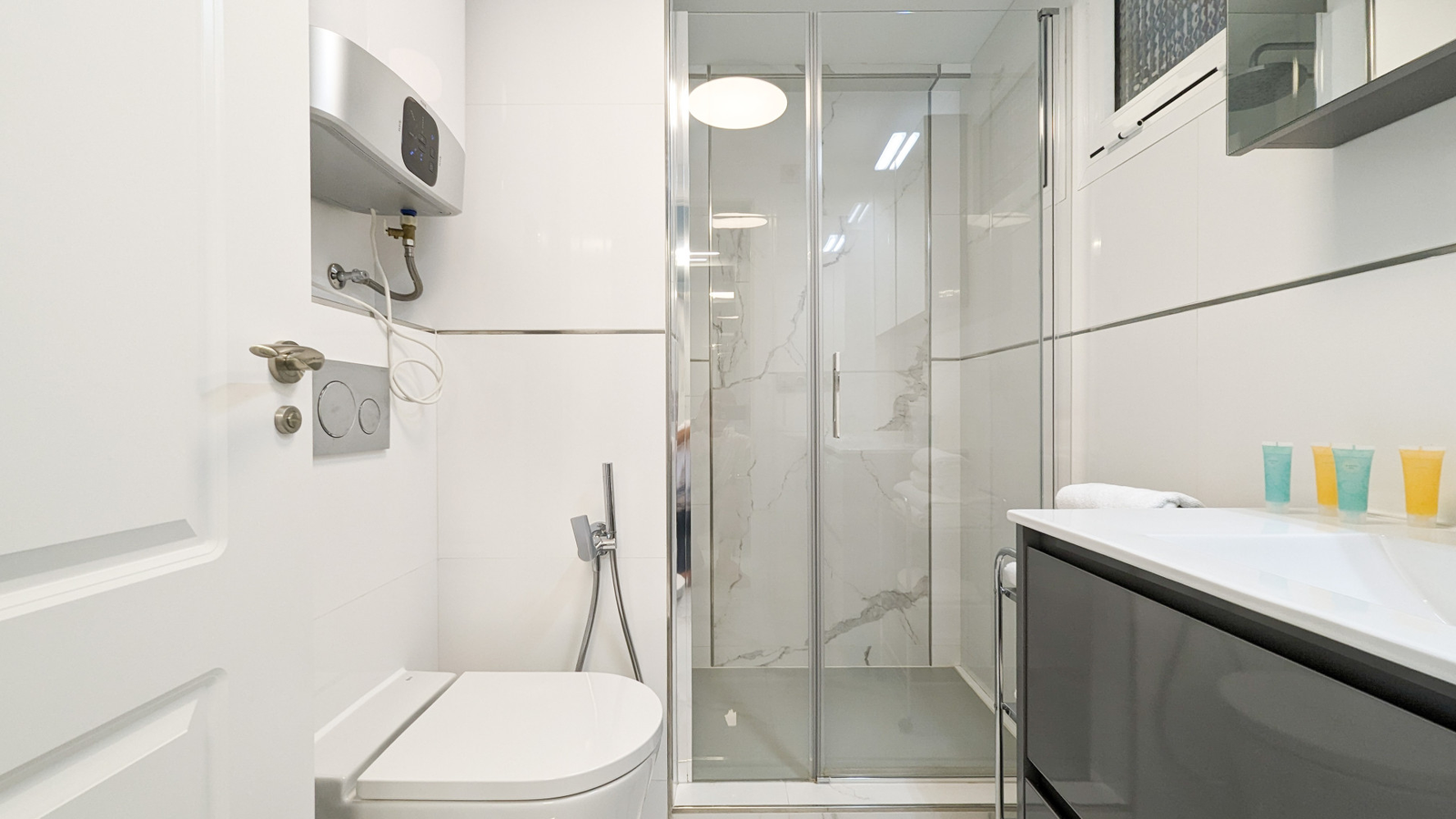 photo of Apartments on Pg. del Mar, 8, 03509 Benidorm, Alicante, Spain