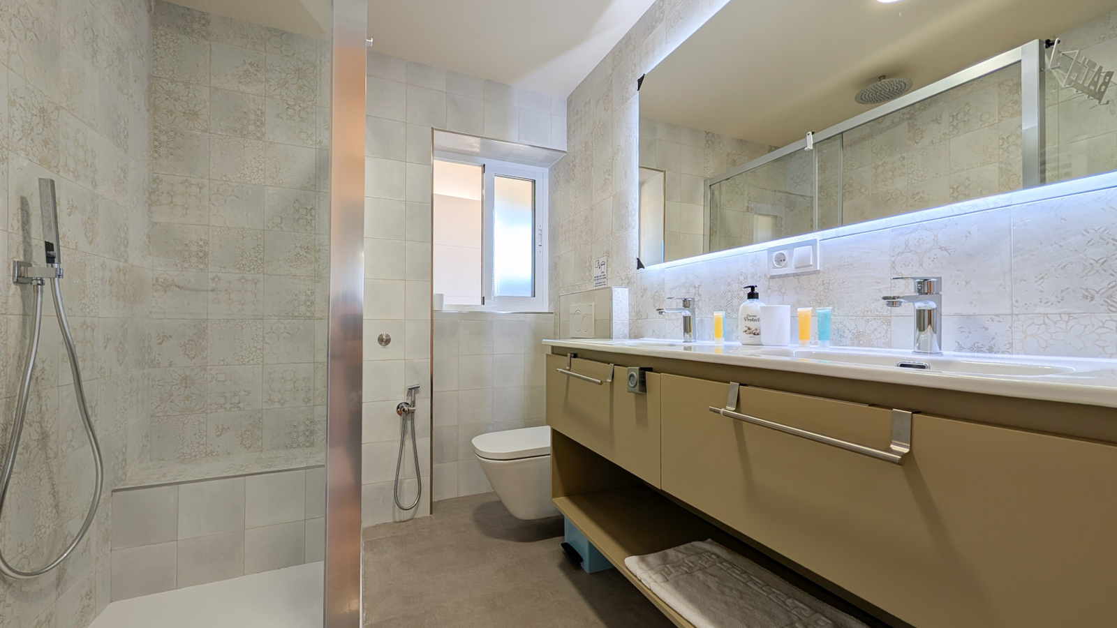 photo of Villa or house on Urb. Barrina Norte, 17, 03502 Benidorm, Alicante, Spain