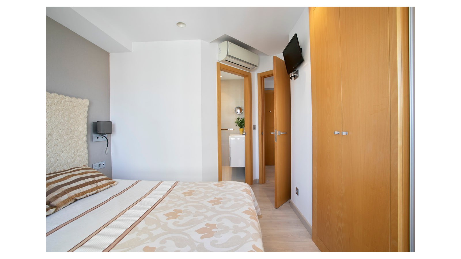 photo of Apartments on C. Ibiza, 8, 03503 Benidorm, Alicante, Spain