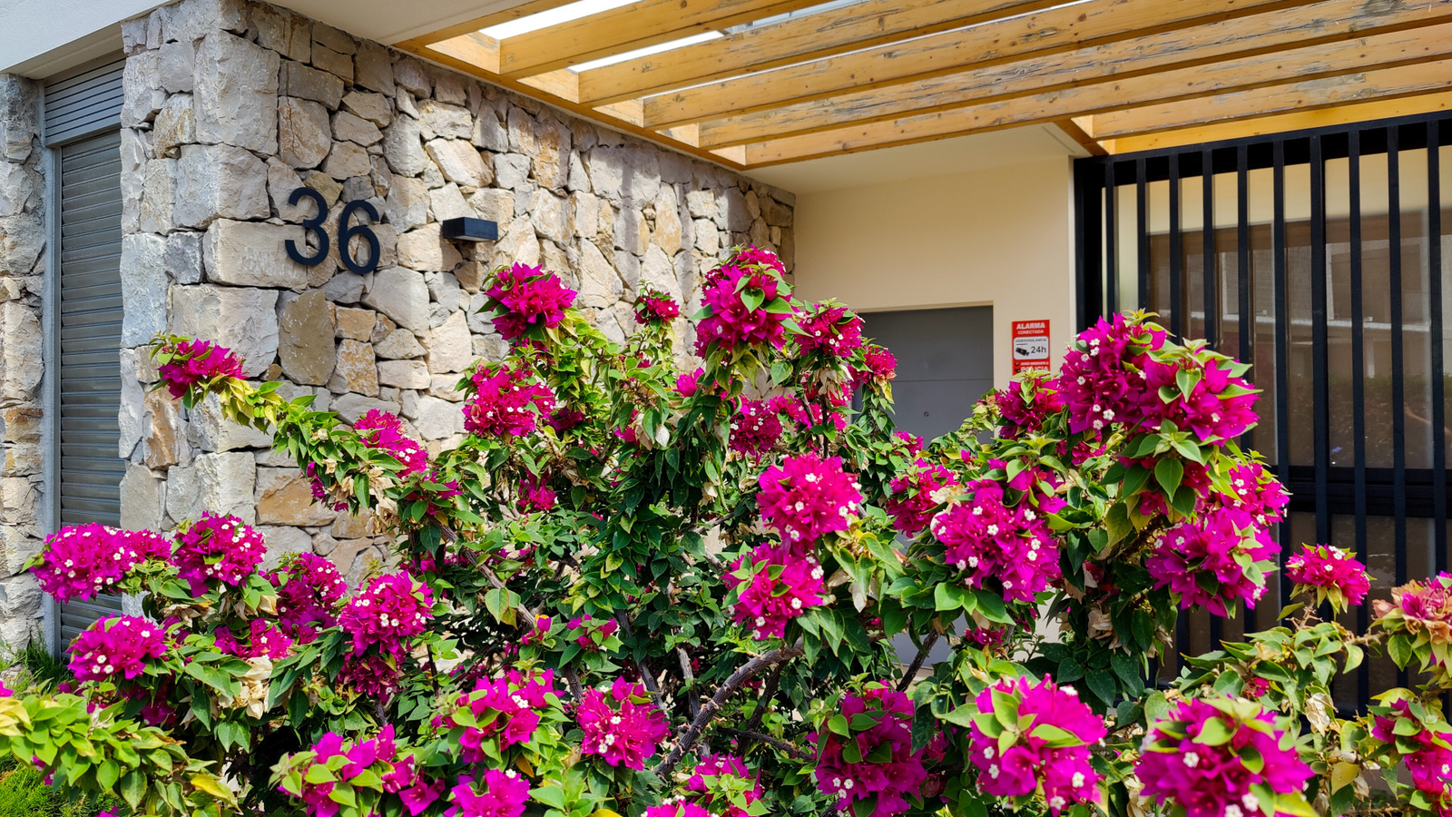 photo of Villa or house on Partida Paraíso, 43, 03570 Villajoyosa, Alicante, Spain