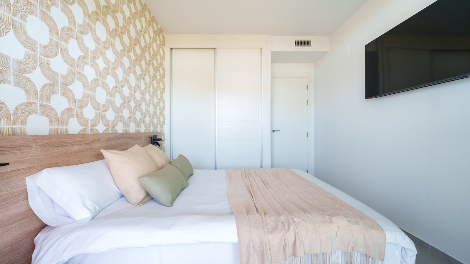 photo of Apartments on Calle Pdte. Adolfo Suárez, 14, 03502 Benidorm, Alicante, Spain